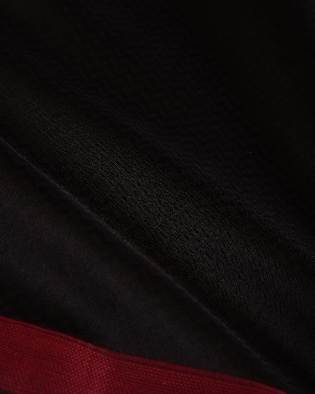 Black Herringbone Tanchoi Handwoven Kora Silk Banarasi Saree-HolyWeaves