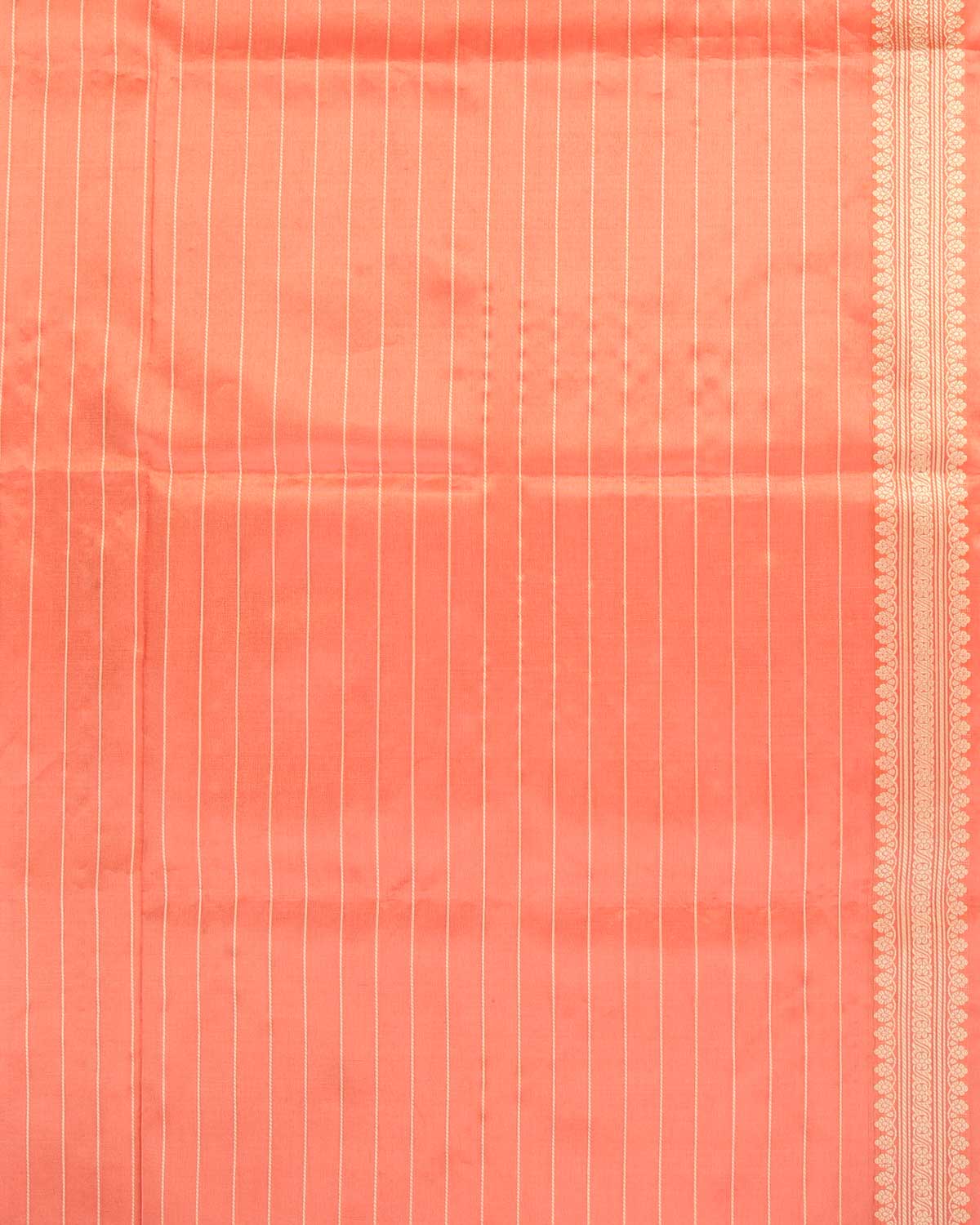 Metallic Mauve Metallic Gold & Silver Zari Buti Kadhuan Brocade Handwoven Kora Tissue Banarasi Saree-HolyWeaves