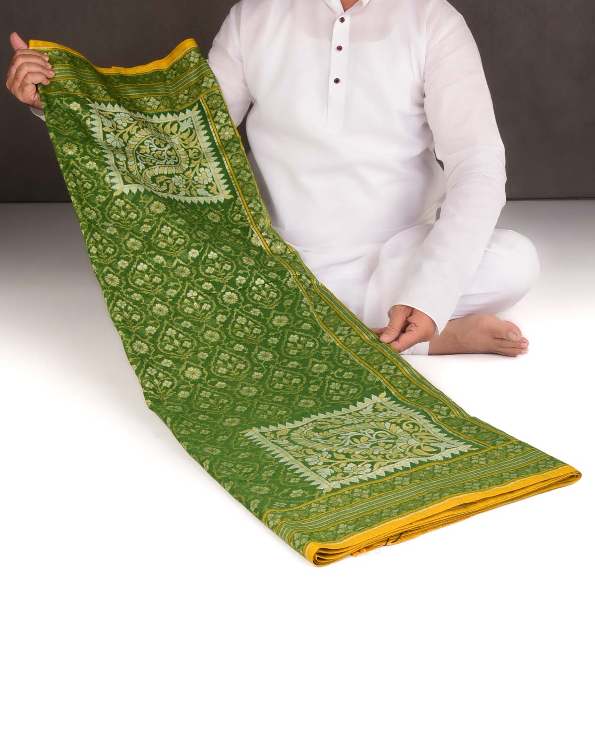 Green Haritambari Gold & Silver Zari Jaal Cutwork Brocade Handwoven Cotton Banarasi Saree with Koniya Buta-HolyWeaves