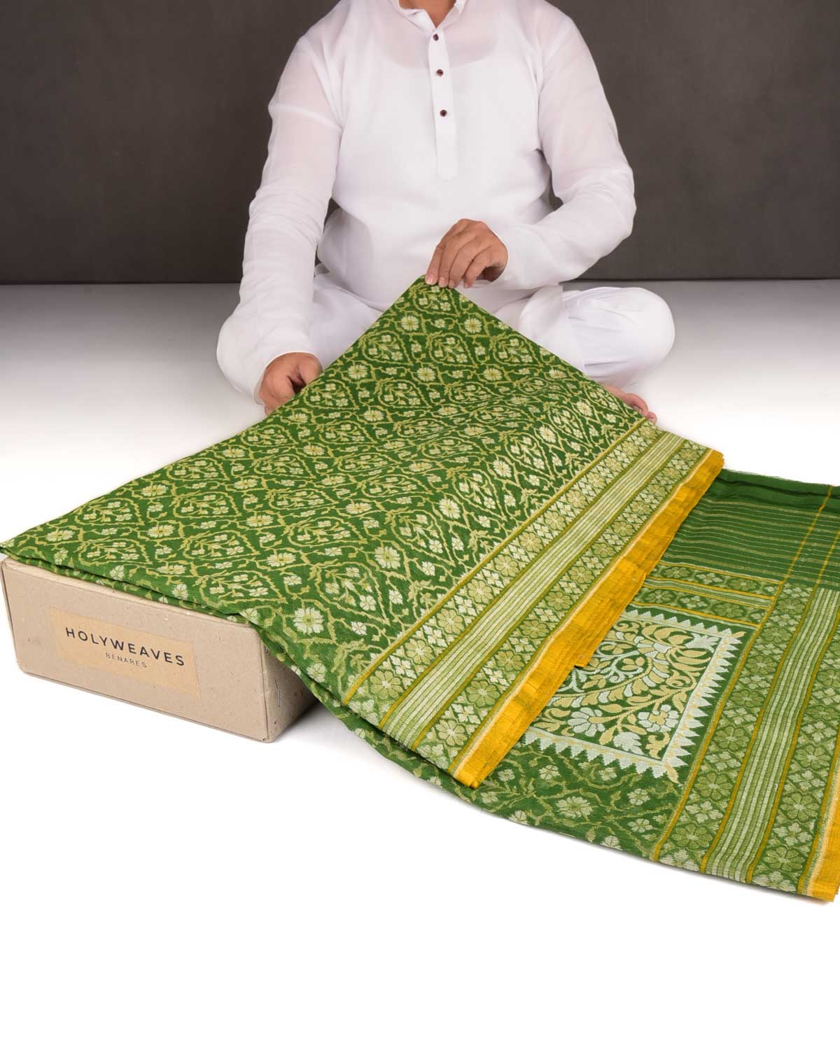 Green Haritambari Gold & Silver Zari Jaal Cutwork Brocade Handwoven Cotton Banarasi Saree with Koniya Buta-HolyWeaves