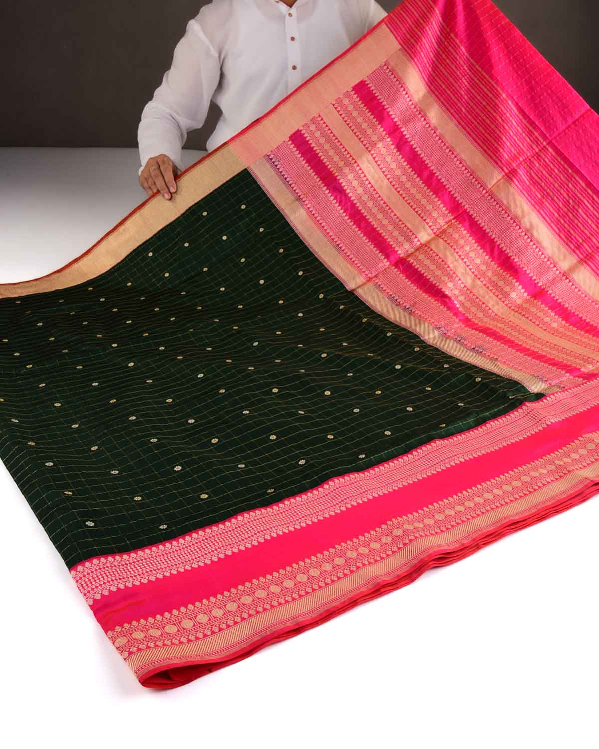Midnight Green Chequered Grids Kadhuan Brocade Handwoven Katan Silk Banarasi Saree with Shot Pink Border Pallu-HolyWeaves