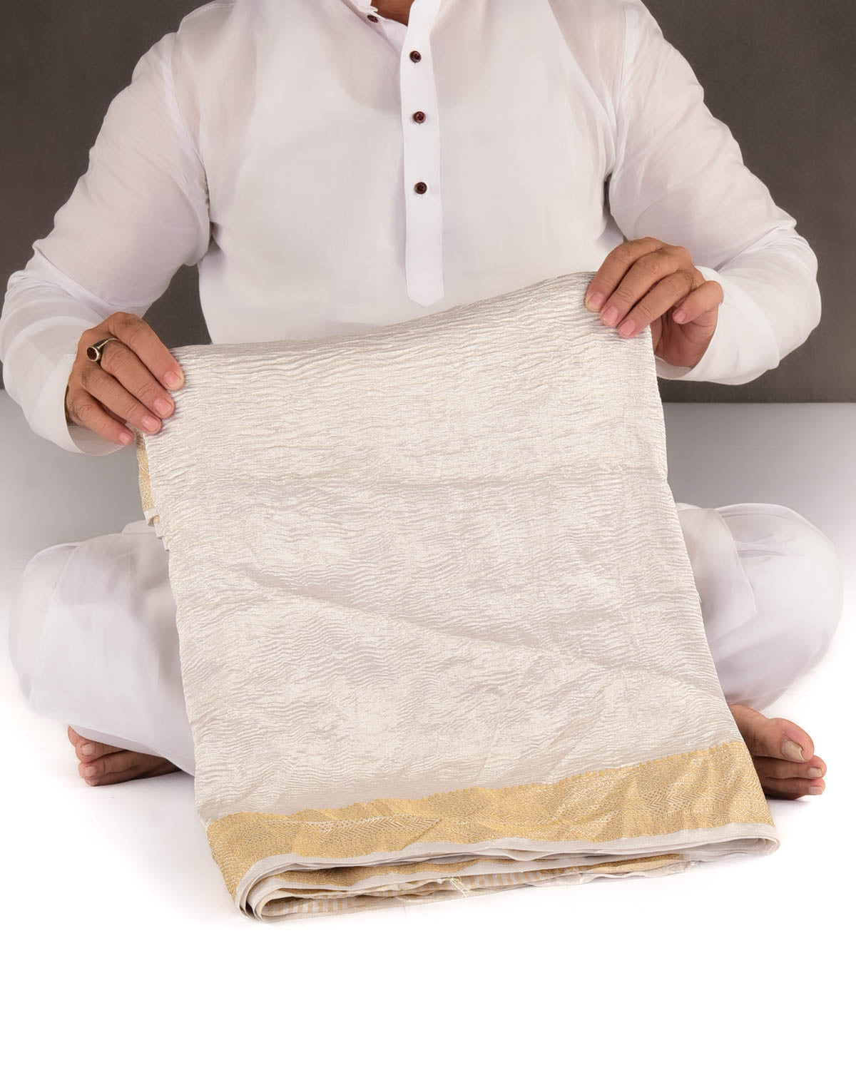 Crushed Silver Brocade Woven Kora Tissue Banarasi Saree with Gold Brocade Border Pallu-HolyWeaves