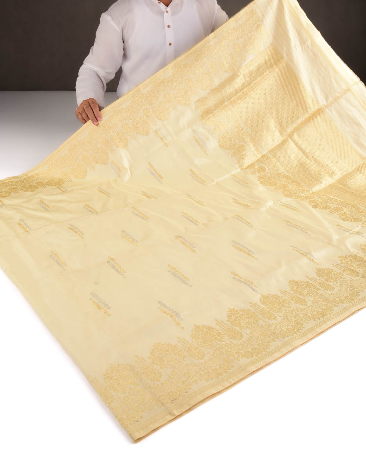 Cream Gold & Silver Zari Buti Kadhuan Brocade Handwoven Katan Silk Banarasi Saree with Scallop Border-HolyWeaves