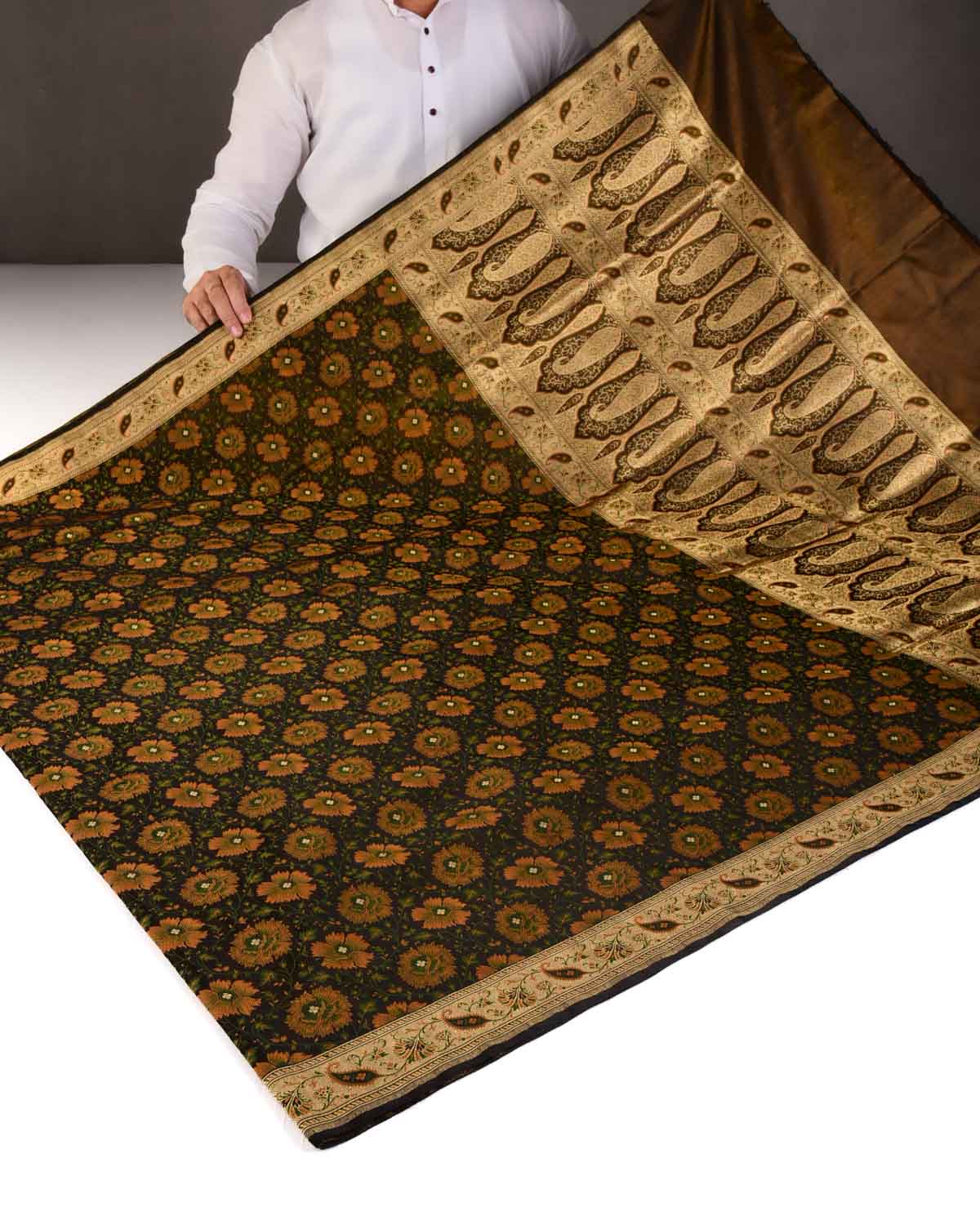 Black Tehra Floral Jaal Jamawar Brocade Handwoven Katan Silk Banarasi Saree with Gold Zari Border Pallu-HolyWeaves