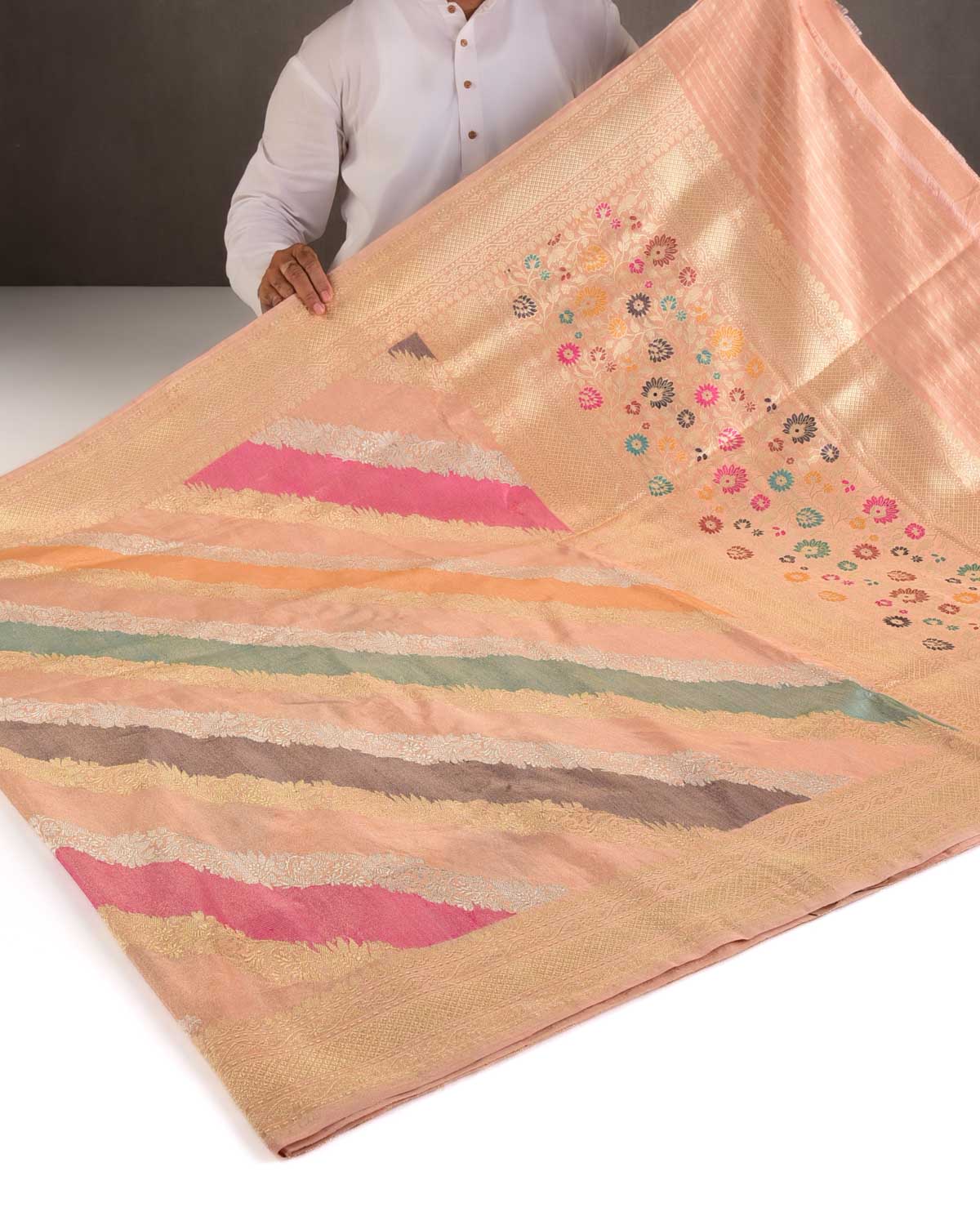 Metallic Peach Diagonal Rangkaat Kadhuan Brocade Handwoven Katan Silk Banarasi Saree-HolyWeaves