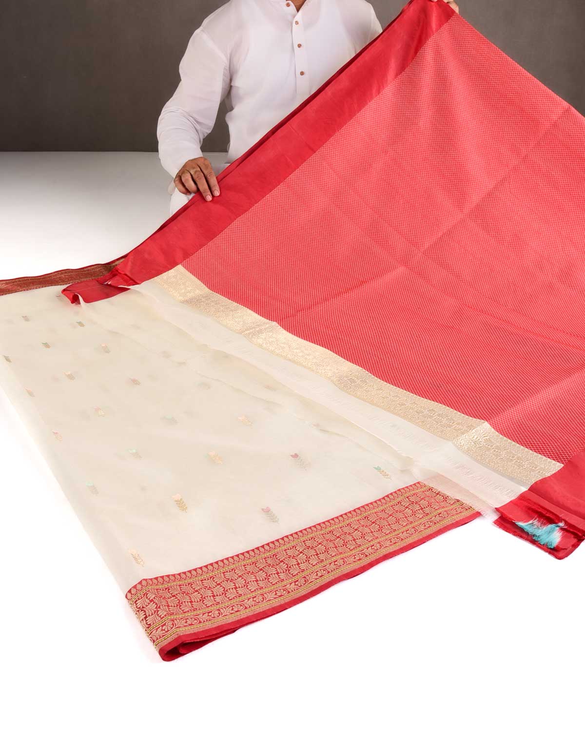 Ivory White Gold & Silver Zari & Meenekari Buti Kadhuan Brocade Handwoven Kora Silk Banarasi Saree-HolyWeaves