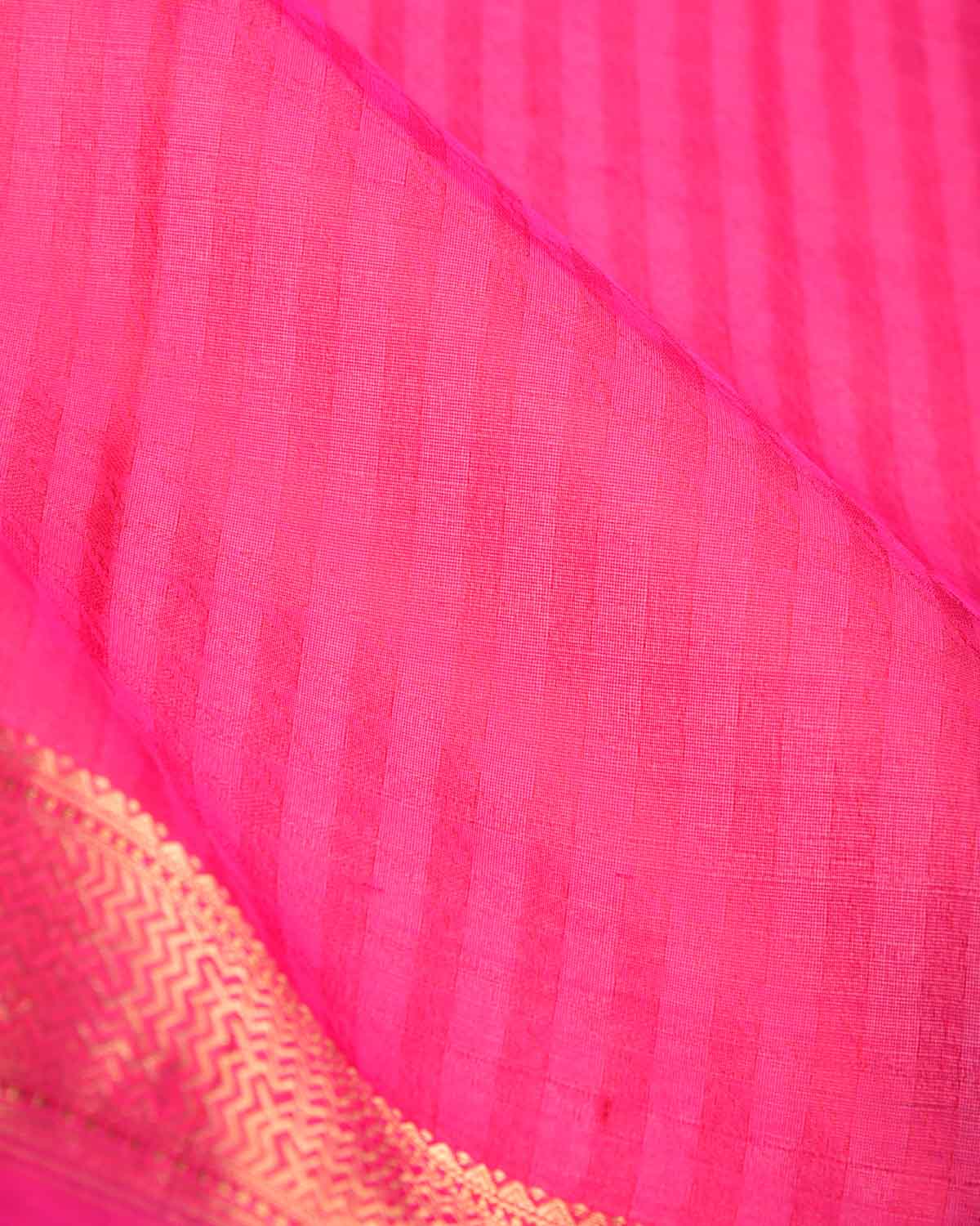 Shot Red-Pink Houndstooth WATERMARK Tanchoi Handwoven Kora Silk Banarasi Saree with Gold Zari Border Pallu-HolyWeaves