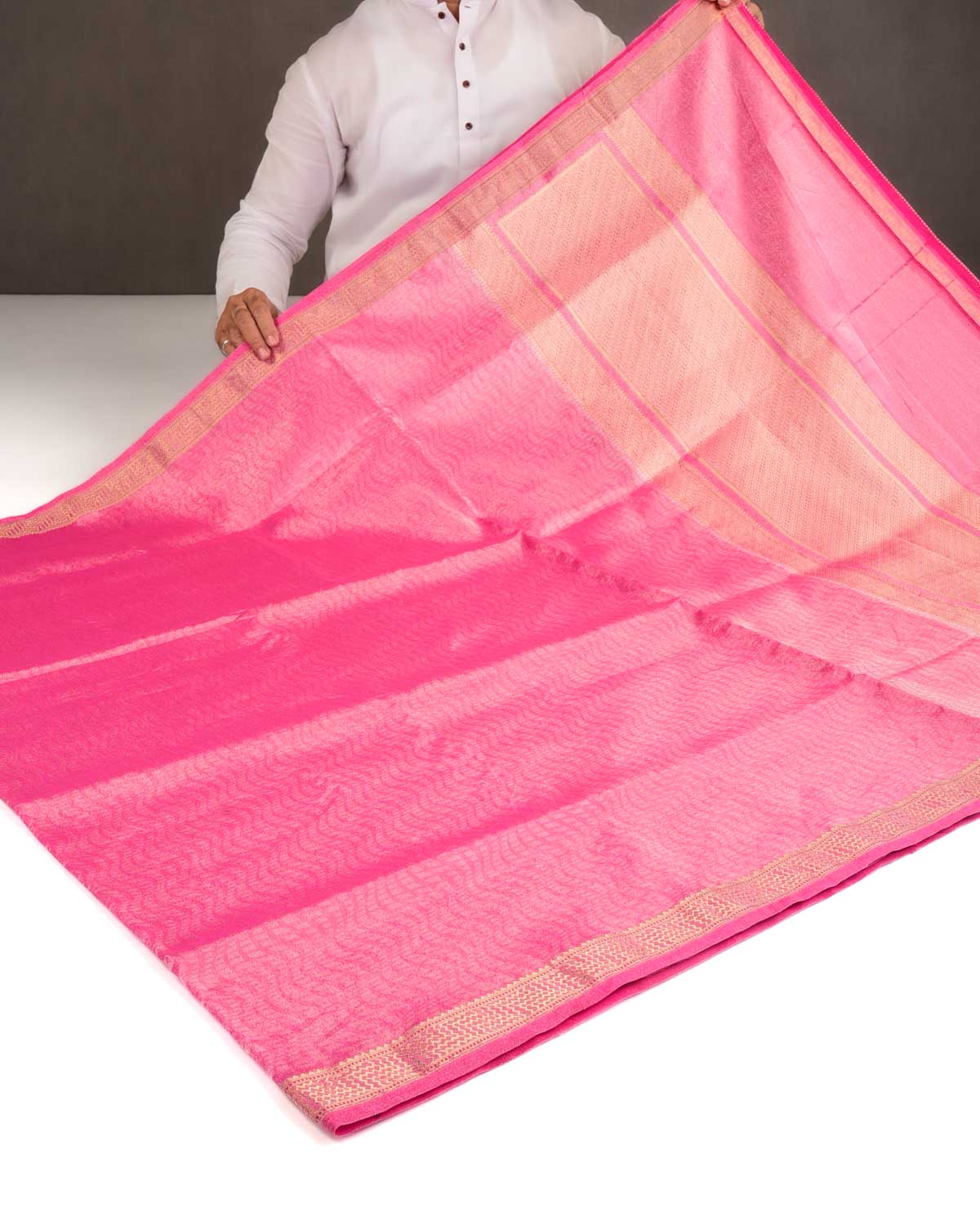Metallic Pink Silver Zari Geometric Grids Tanchoi Handwoven Kora Tissue Banarasi Saree-HolyWeaves