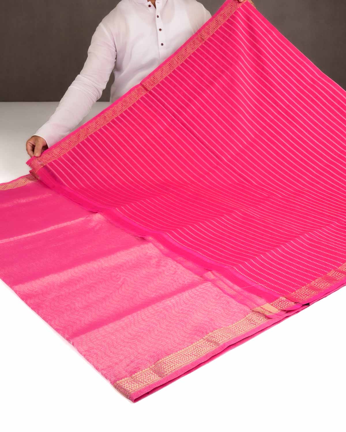 Metallic Pink Silver Zari Geometric Grids Tanchoi Handwoven Kora Tissue Banarasi Saree-HolyWeaves