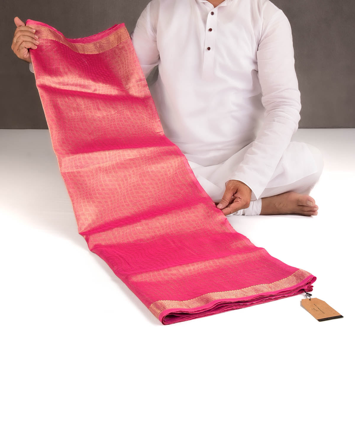 Golden Pink Geometric Grids Tanchoi Handwoven Kora Tissue Banarasi Saree-HolyWeaves