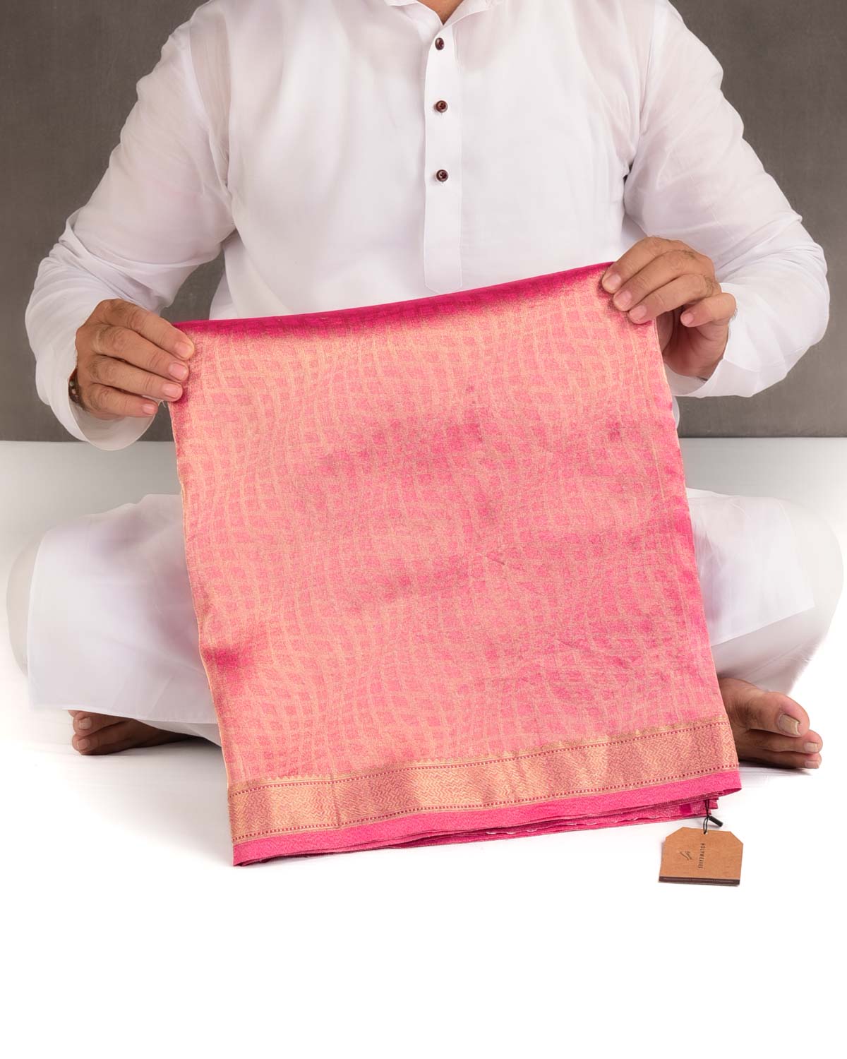 Golden Pink Geometric Grids Tanchoi Handwoven Kora Tissue Banarasi Saree-HolyWeaves