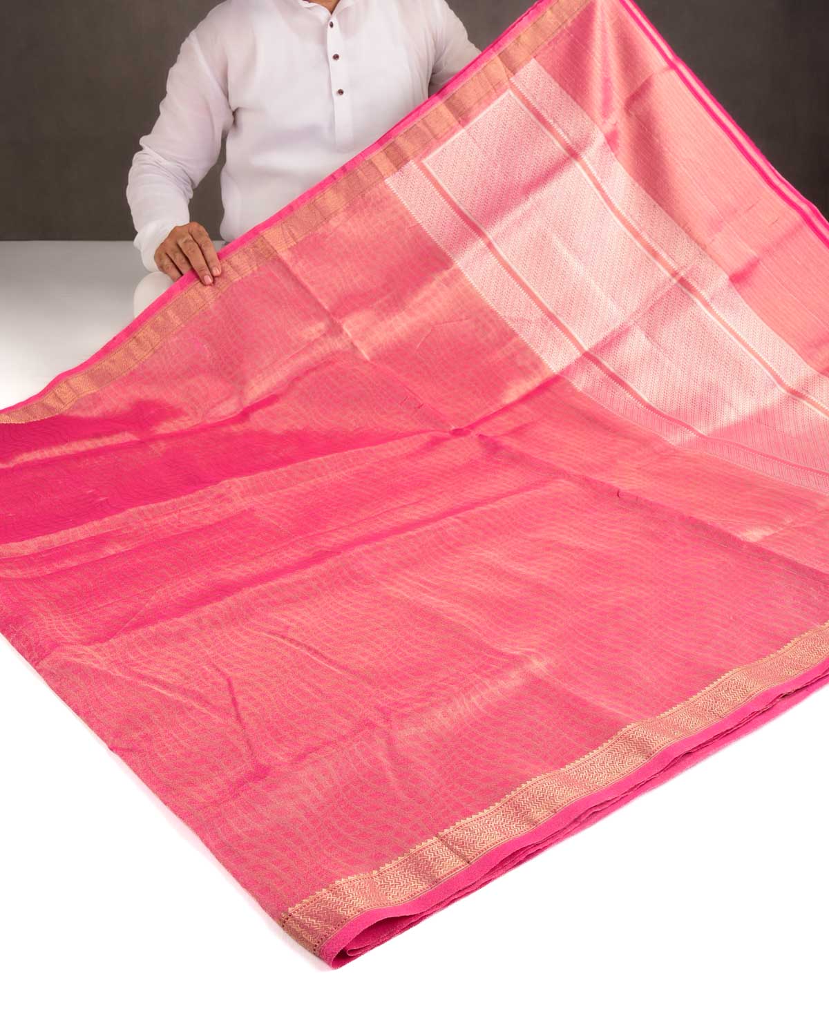 Golden Pink Geometric Grids Tanchoi Handwoven Kora Tissue Banarasi Saree-HolyWeaves