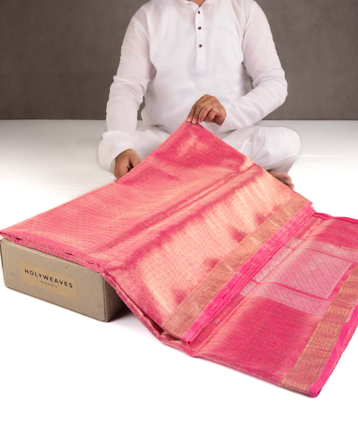 Golden Pink Geometric Grids Tanchoi Handwoven Kora Tissue Banarasi Saree-HolyWeaves