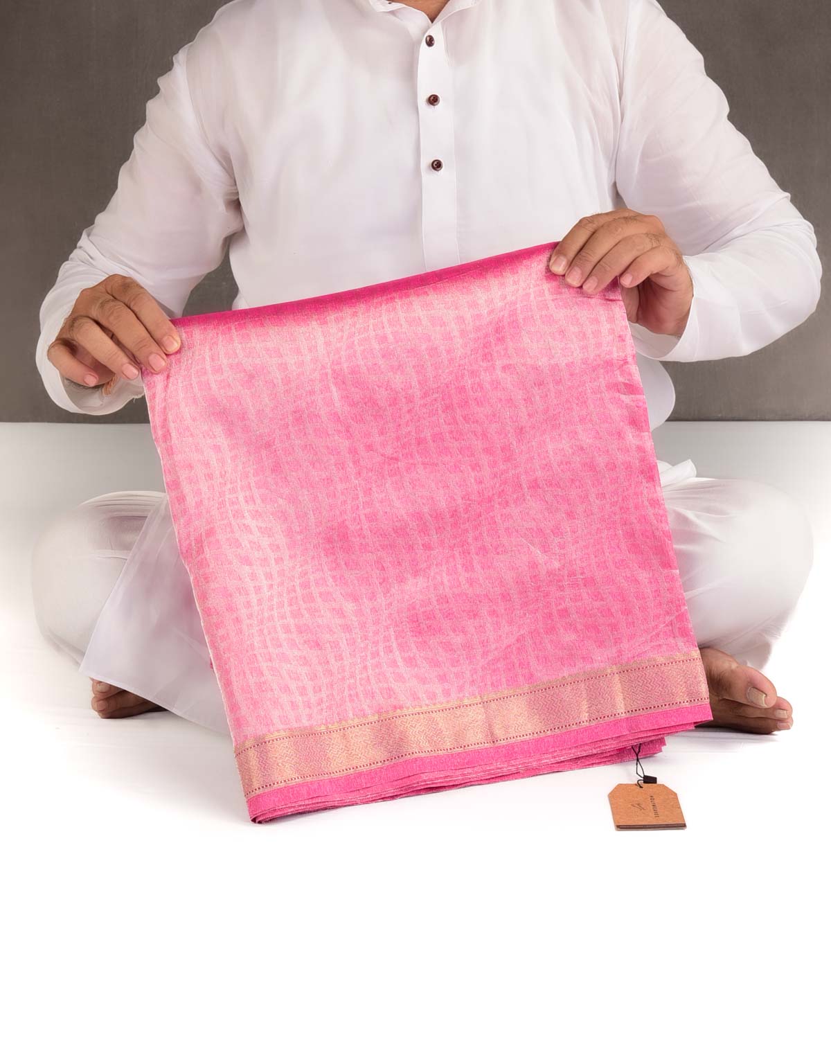 Silver Pink Geometric Grids Tanchoi Handwoven Kora Tissue Banarasi Saree-HolyWeaves