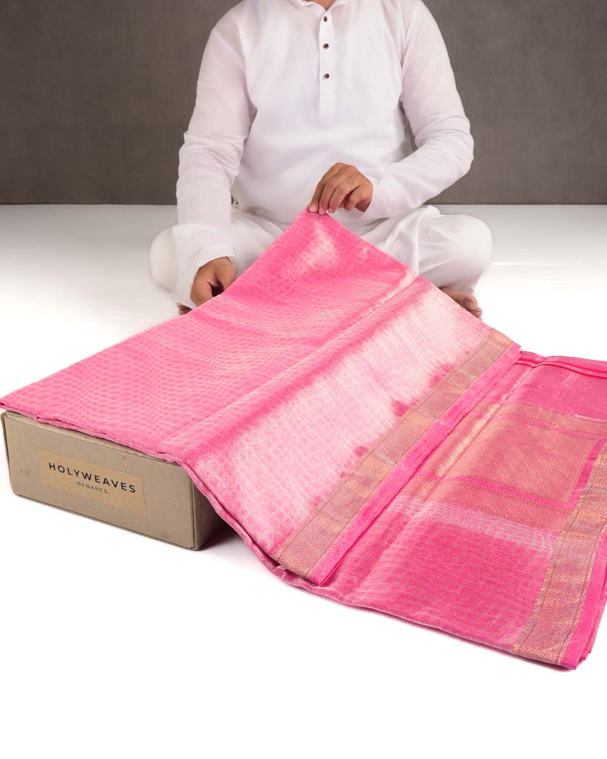 Silver Pink Geometric Grids Tanchoi Handwoven Kora Tissue Banarasi Saree-HolyWeaves