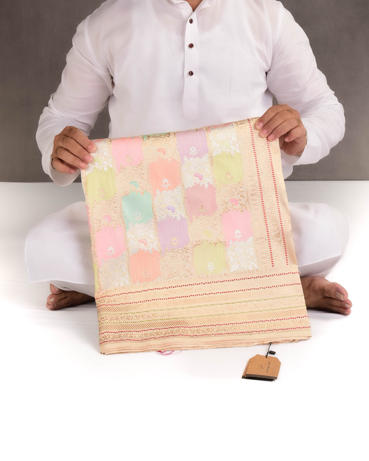 Cream Rangkaat Kadhuan Brocade Handwoven Katan Silk Banarasi Saree-HolyWeaves