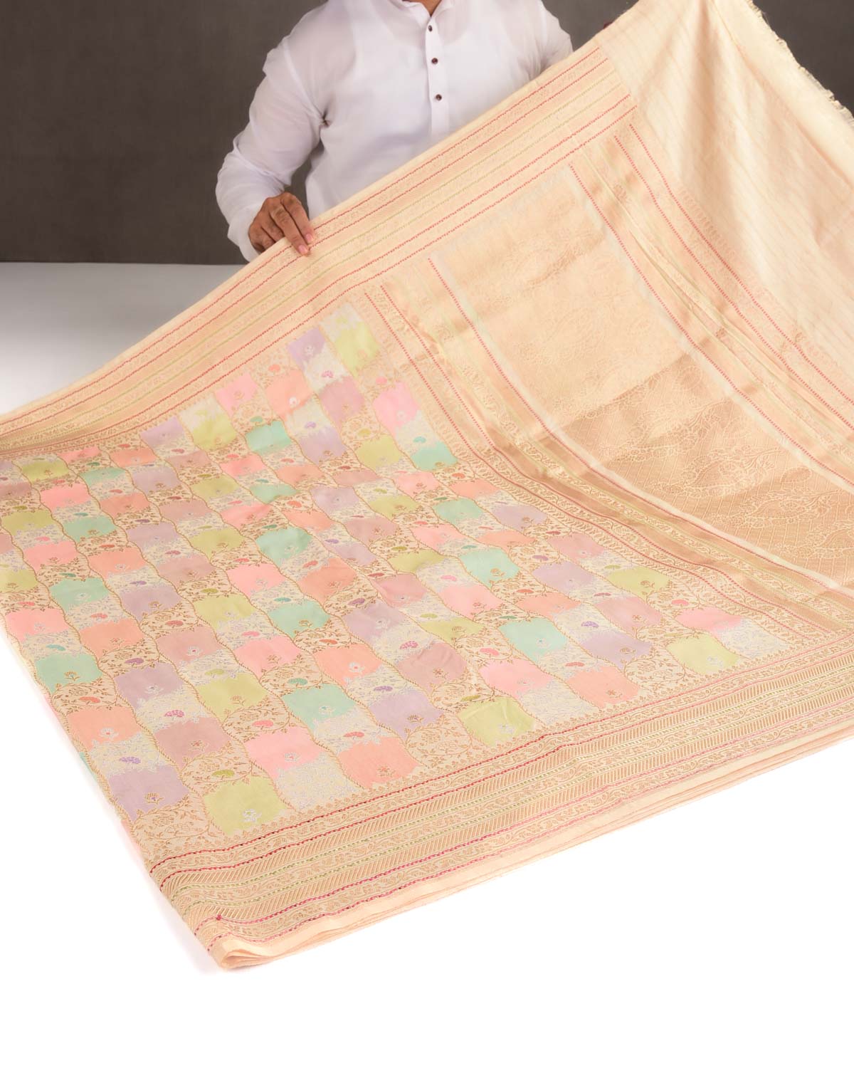 Cream Rangkaat Kadhuan Brocade Handwoven Katan Silk Banarasi Saree-HolyWeaves
