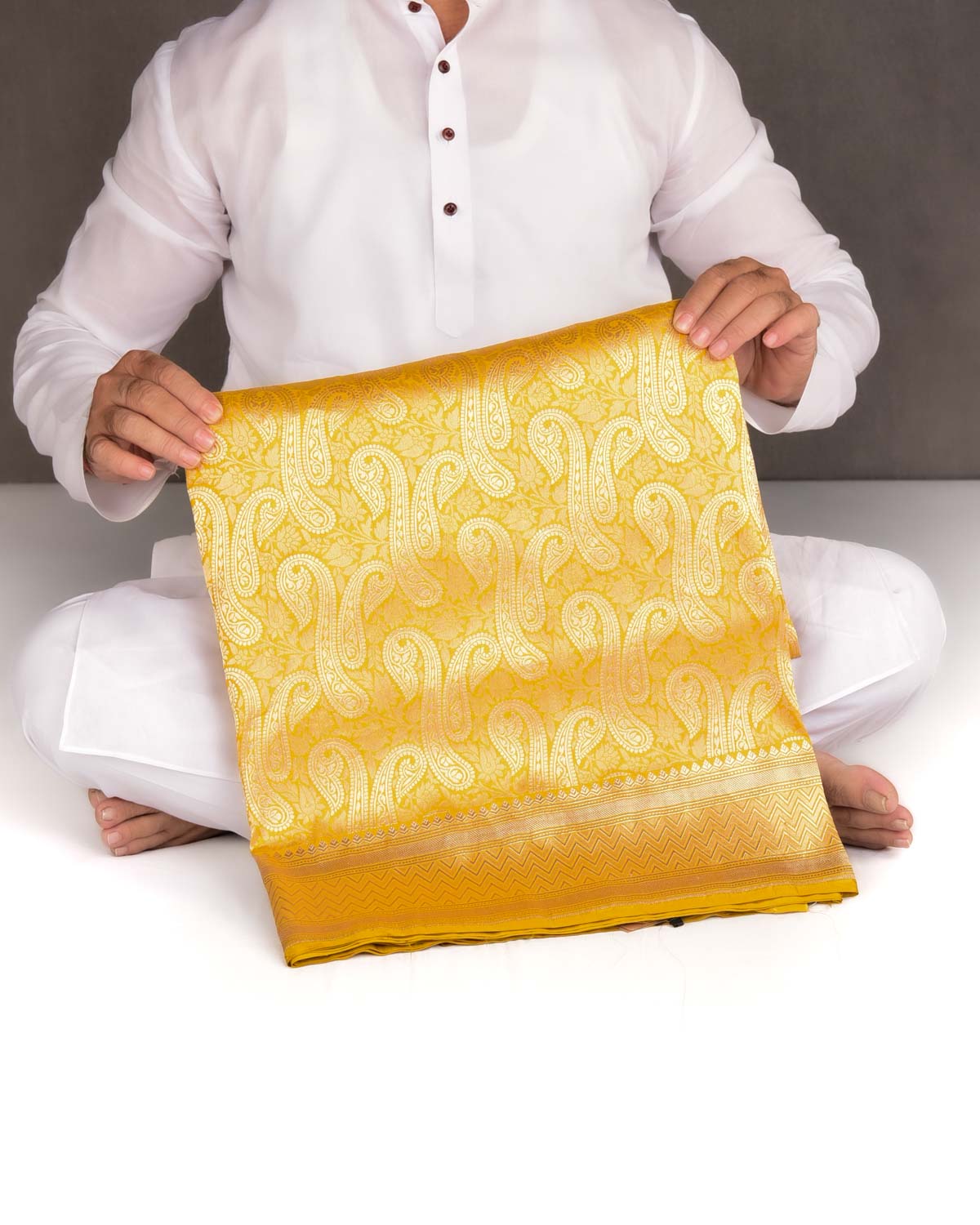 Mustard Yellow Dual Tone Gold Zari Paisley Jaal Cutwork Brocade Handwoven Katan Silk Banarasi Saree-HolyWeaves