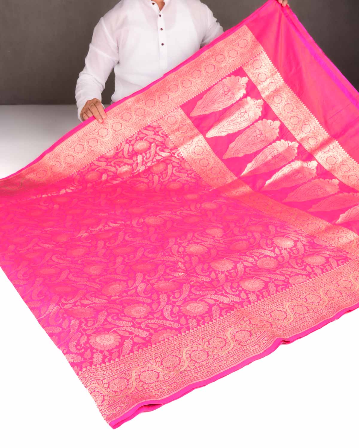 Shot Red-Pink Dual Tone Gold Zari Floral Jaal Cutwork Brocade Handwoven Katan Silk Banarasi Saree-HolyWeaves