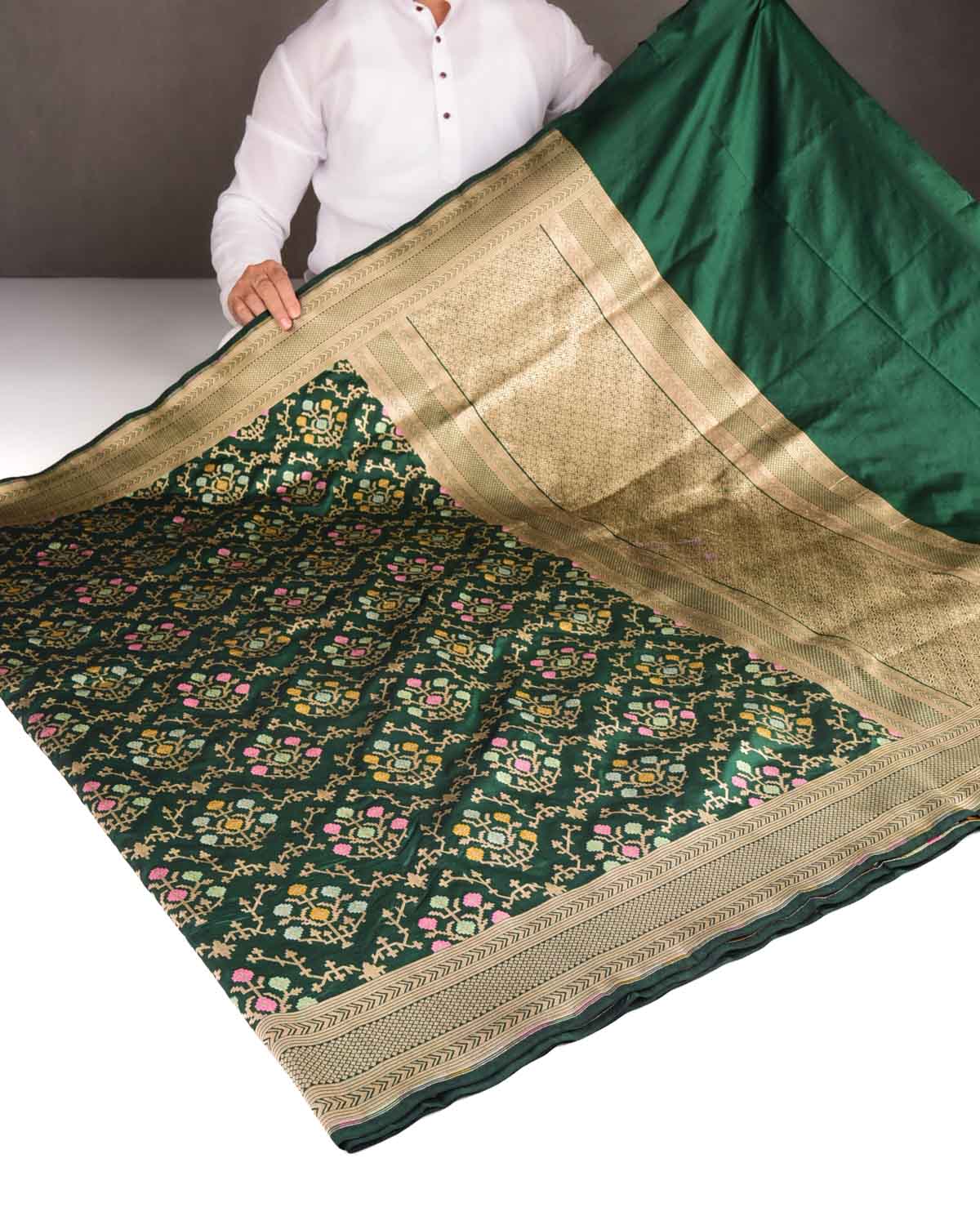 Sacramento Green Tehra Floral Jaal Cutwork Brocade Handwoven Katan Silk Banarasi Saree-HolyWeaves