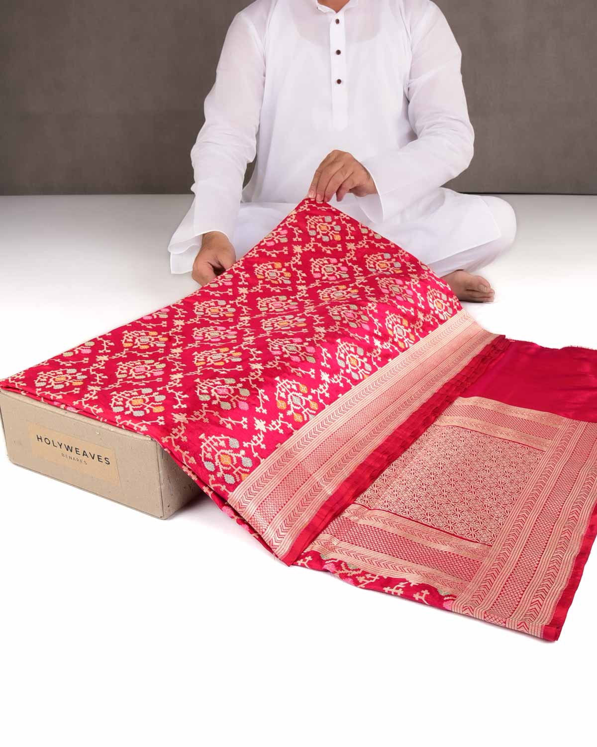 Shot Red-Pink Tehra Floral Jaal Cutwork Brocade Handwoven Katan Silk Banarasi Saree