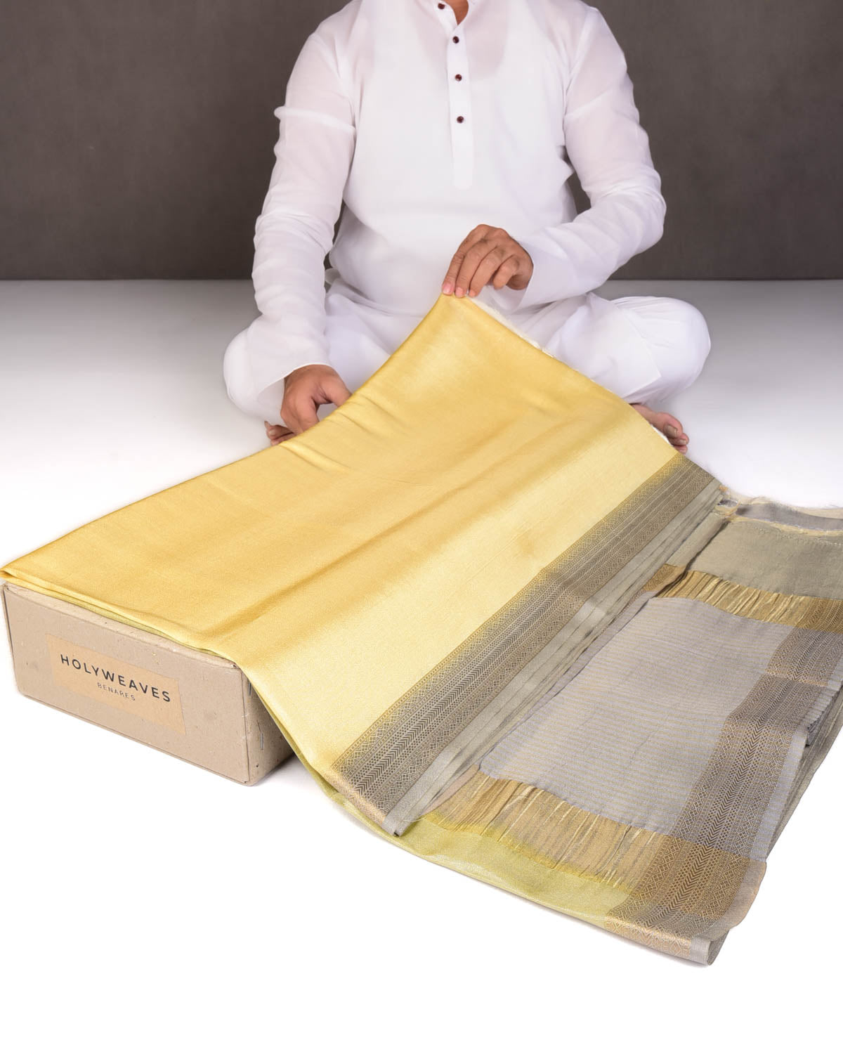 Ombre Metallic Yellow-Green Brocade Woven Katan Tissue Banarasi Saree with Contrast Border Pallu-HolyWeaves