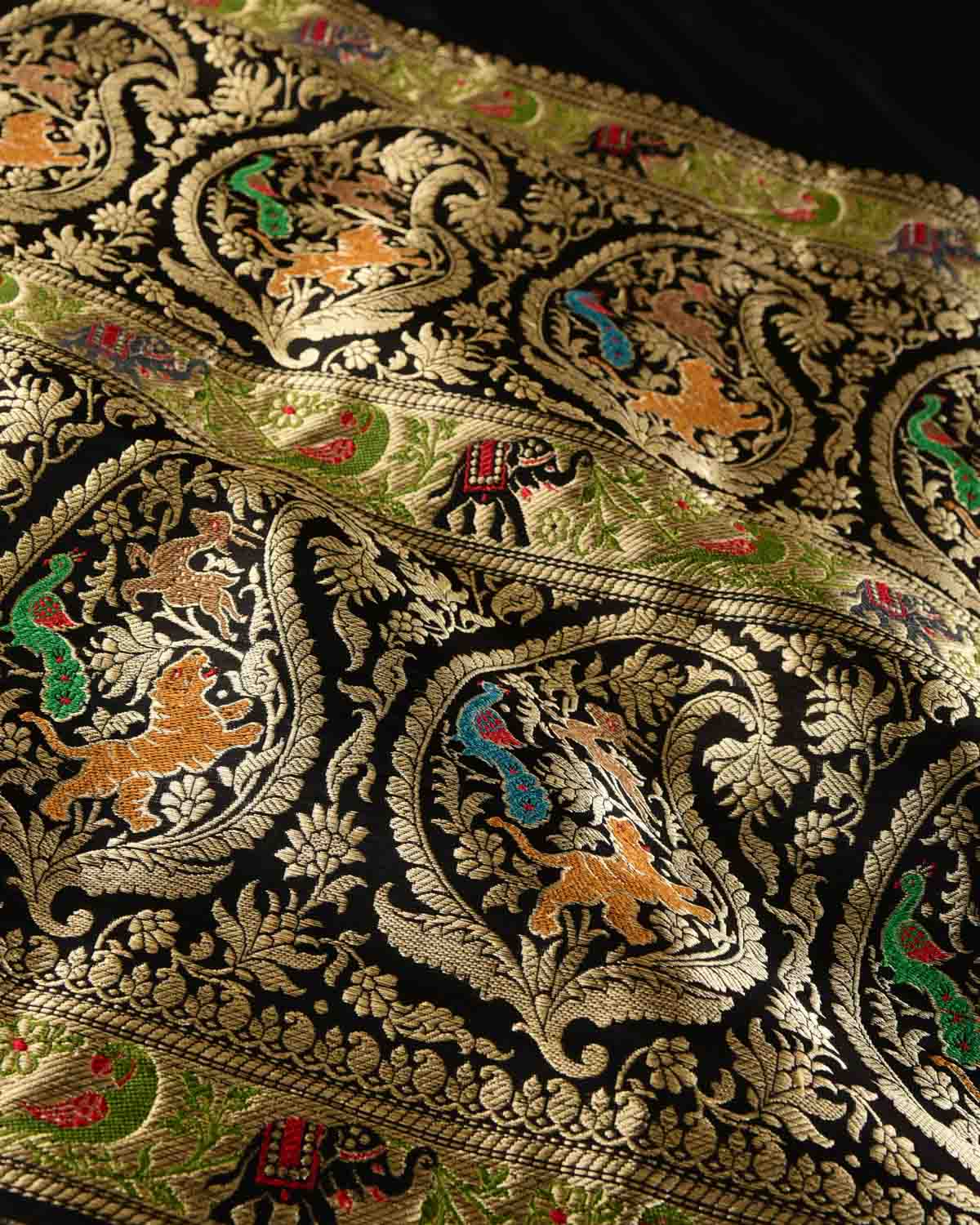 Black Kadhuan Brocade Handwoven Katan Silk Banarasi Saree with Shikargah Border Pallu-HolyWeaves