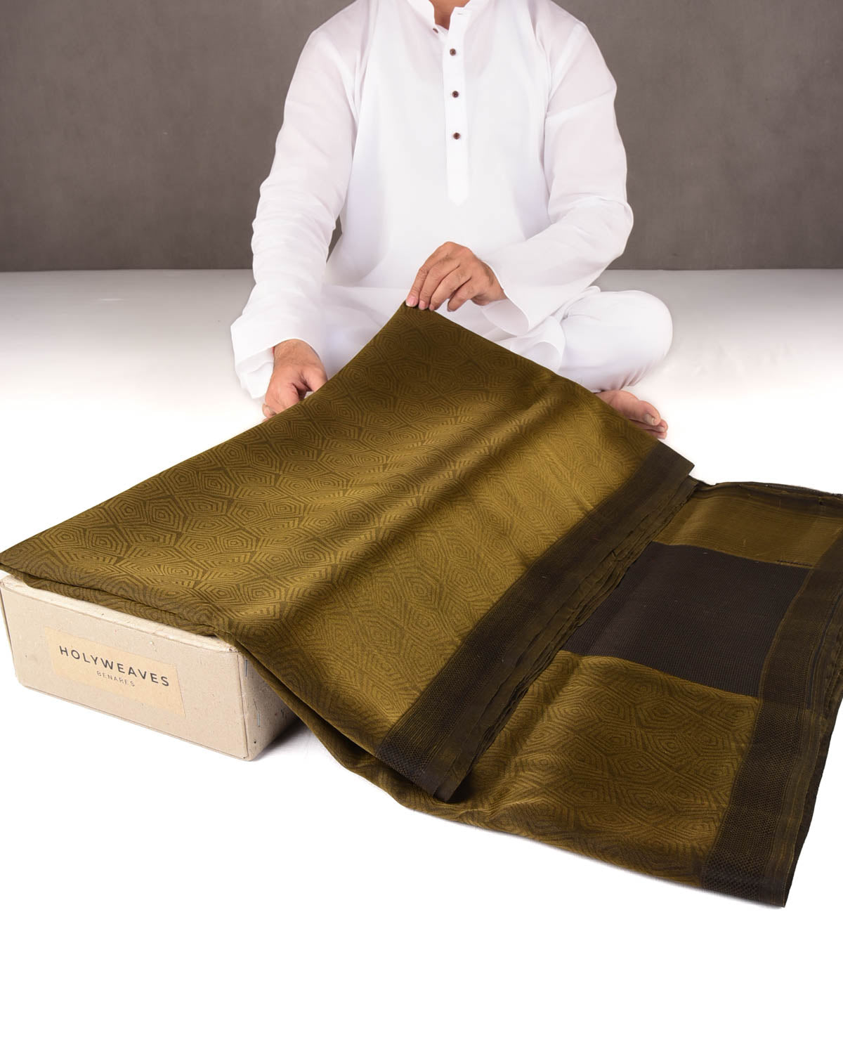 Olive Green WATERMARK Illusion Honeycomb Handwoven Handwoven Kora Silk Banarasi Saree-HolyWeaves