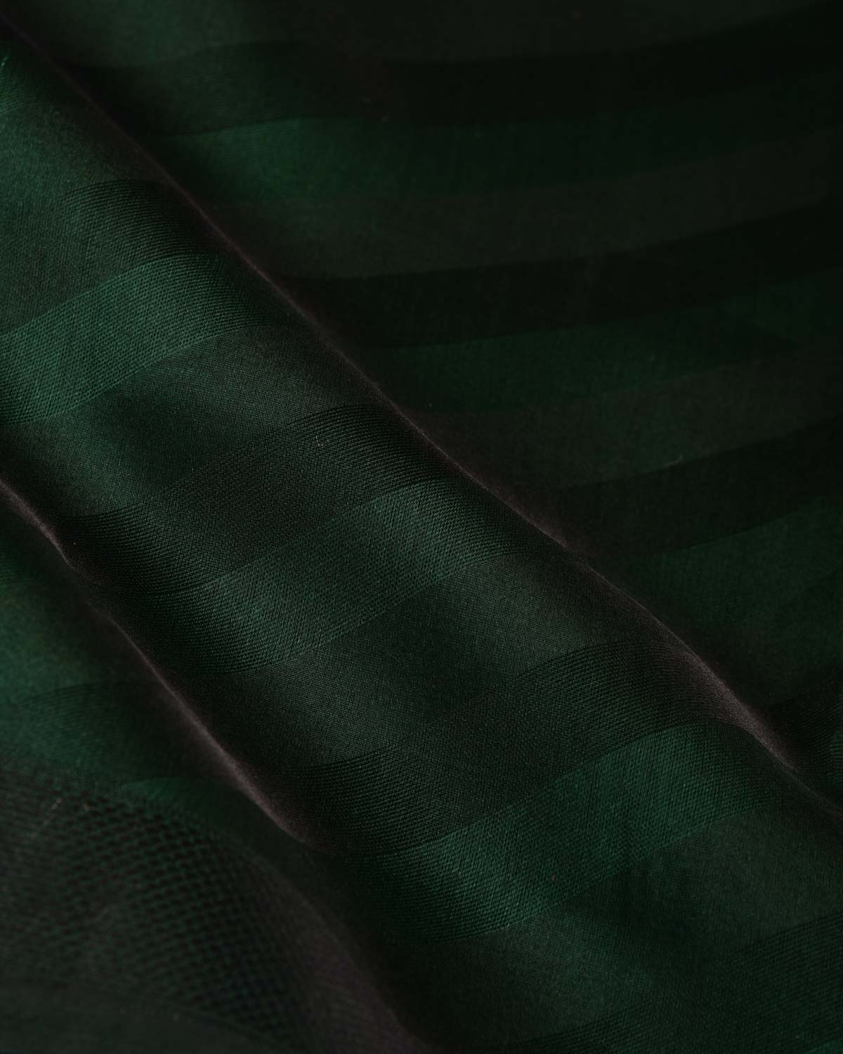 Midnight Green WATERMARK Diagonal Stripes Tanchoi Handwoven Kora Silk Banarasi Saree-HolyWeaves