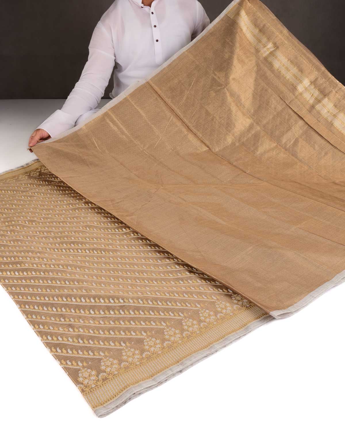 Metallic Antique Gold Zari & Resham Diagonal Paisleys Cutwork Brocade Woven Art Cotton Tissue Banarasi Saree-HolyWeaves