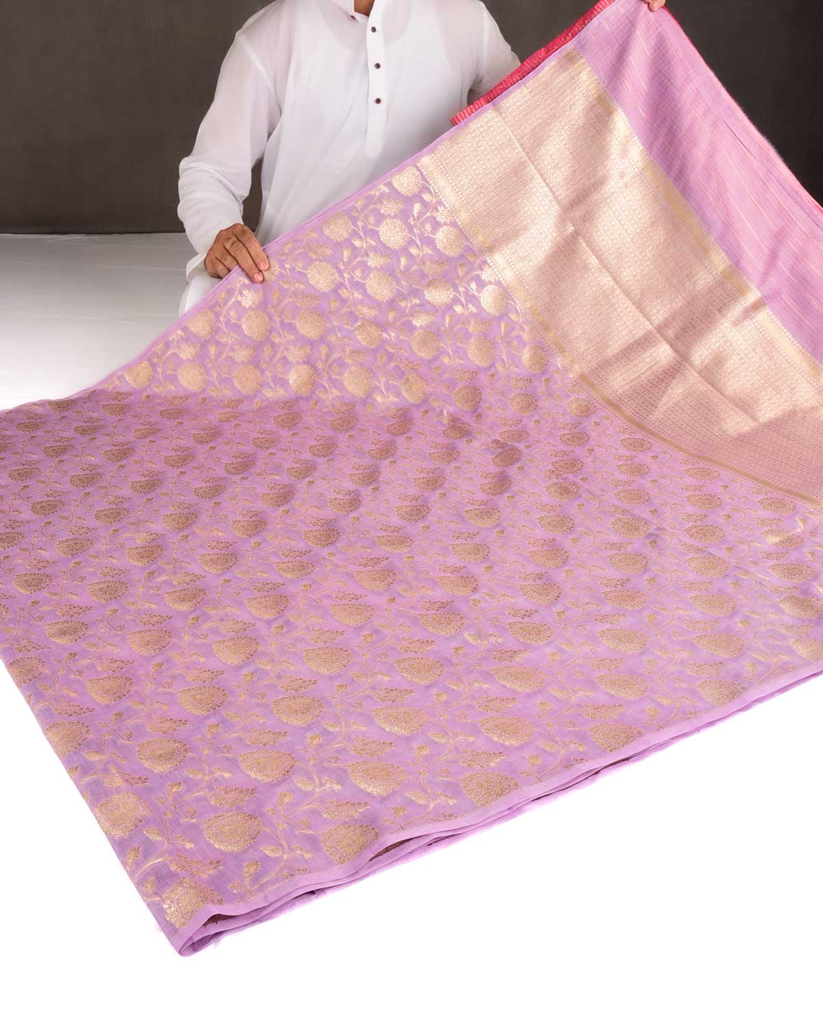 Mauve Dye Gold Zari Floral Jaal Cutwork Brocade Woven Cotton Silk Banarasi Saree