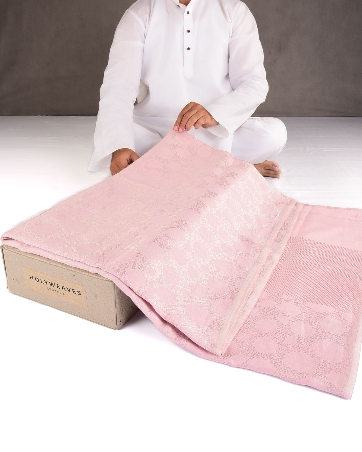 Pink Silver Zari Abstract Spherical Geometric Brocade Woven Cotton Silk Banarasi Saree