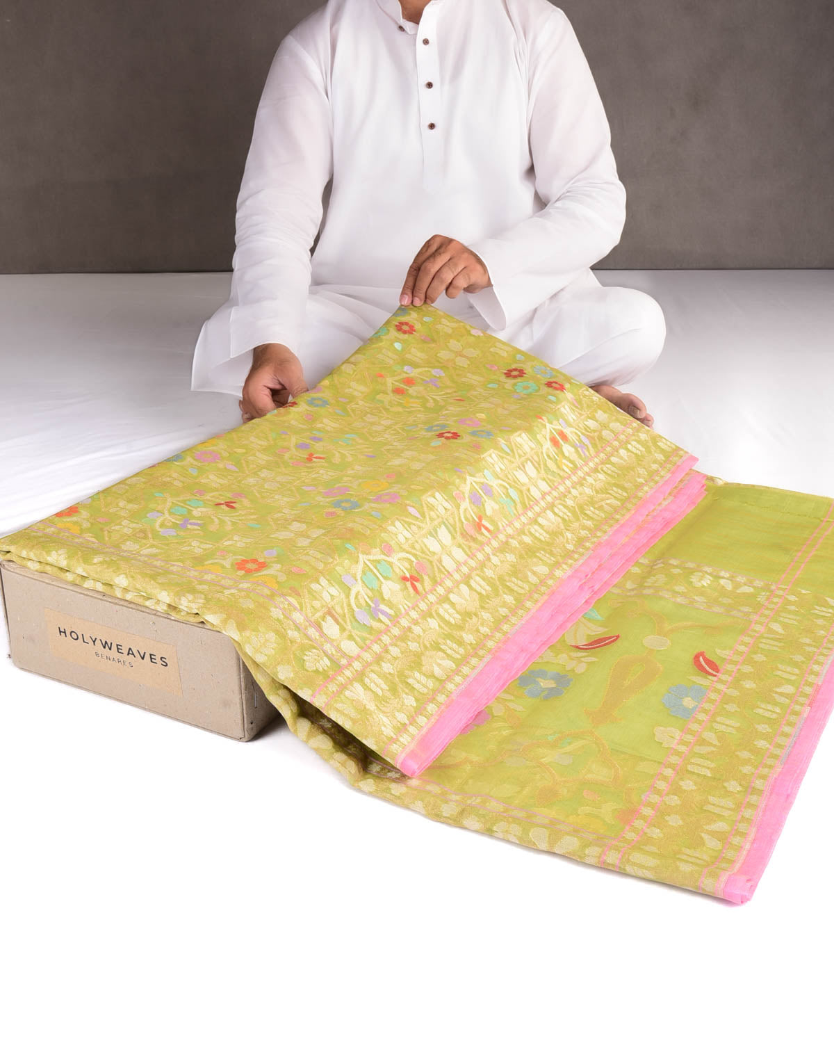 Green Sona Rupa Zari and Meenekari Paudi Cutwork Brocade Handwoven Kora Silk Banarasi Saree