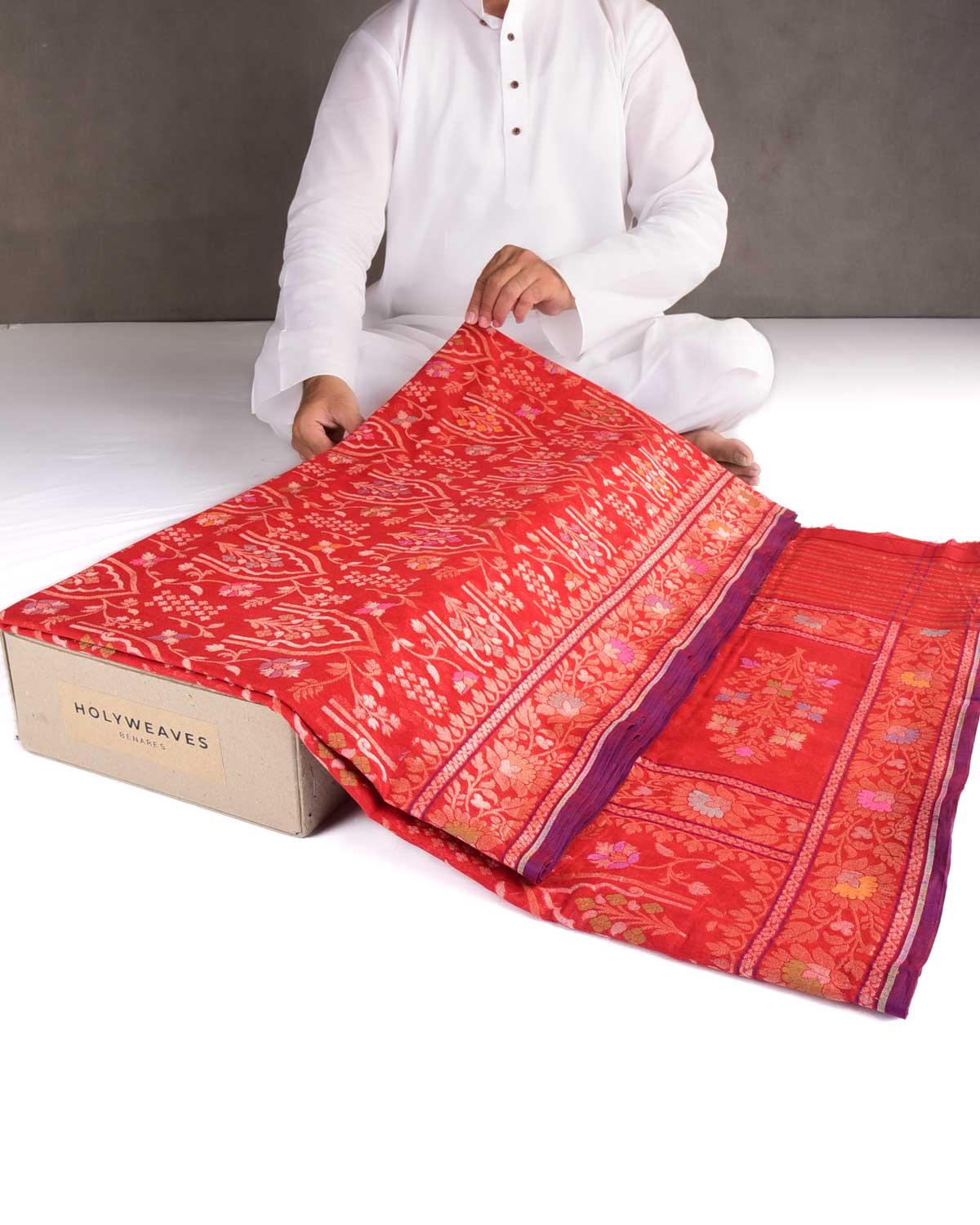 Red Raktambari Gold & Silver Zari & Meenekari Jaal Cutwork Brocade Handwoven Cotton Banarasi Saree