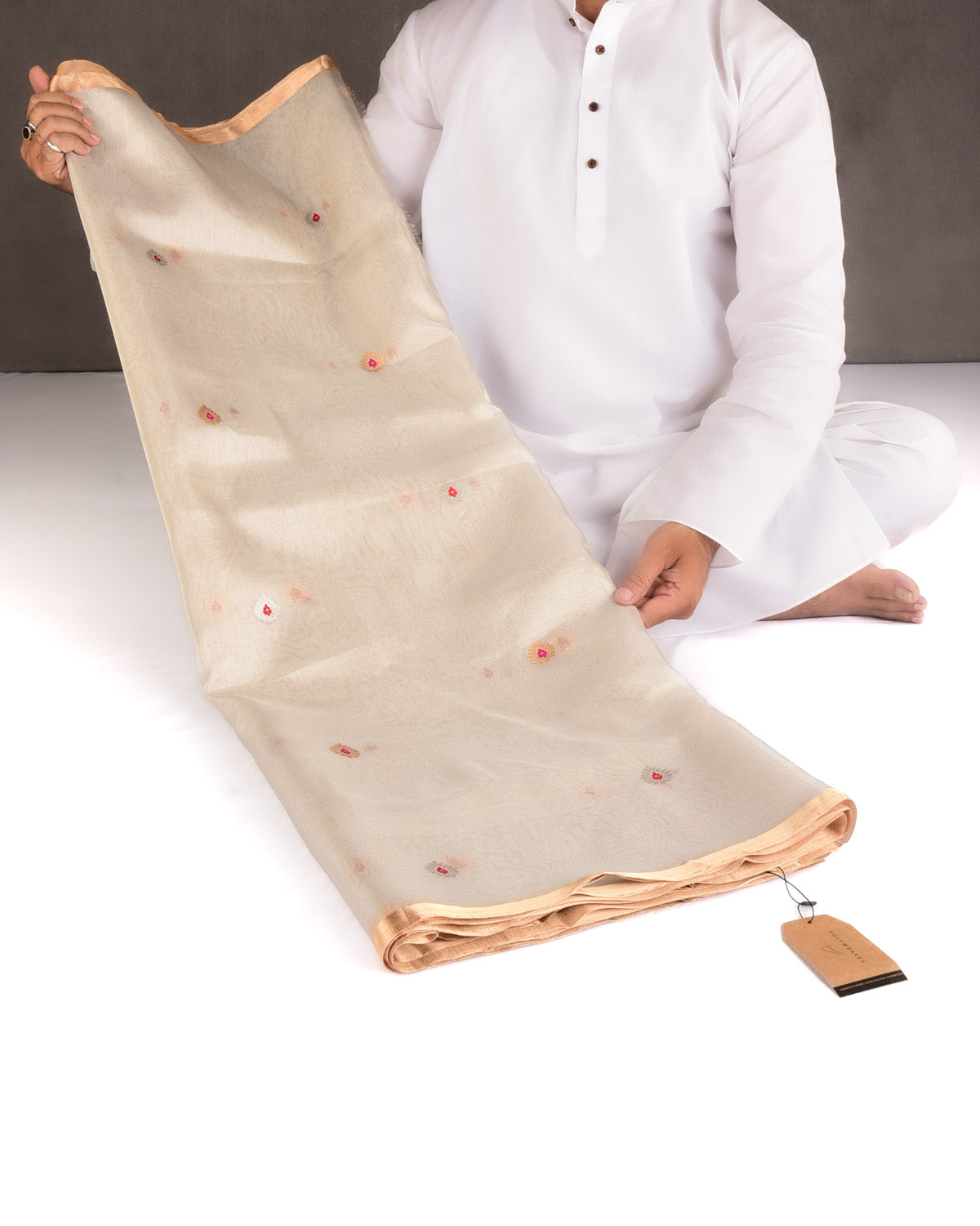 Metallic Ivory White Zari Meenekari Buti Kadhuan Brocade Handwoven Kora Tissue Banarasi Saree-HolyWeaves