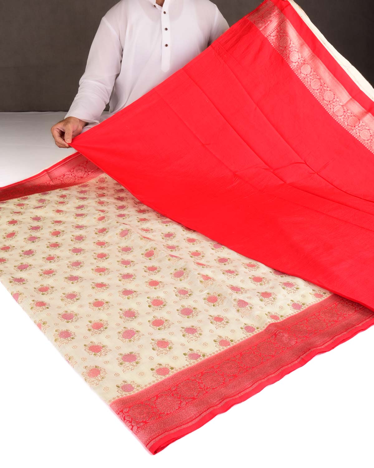Cream Floral Buta Hand Brush Dye Cutwork Brocade Woven Spun Silk Banarasi Saree