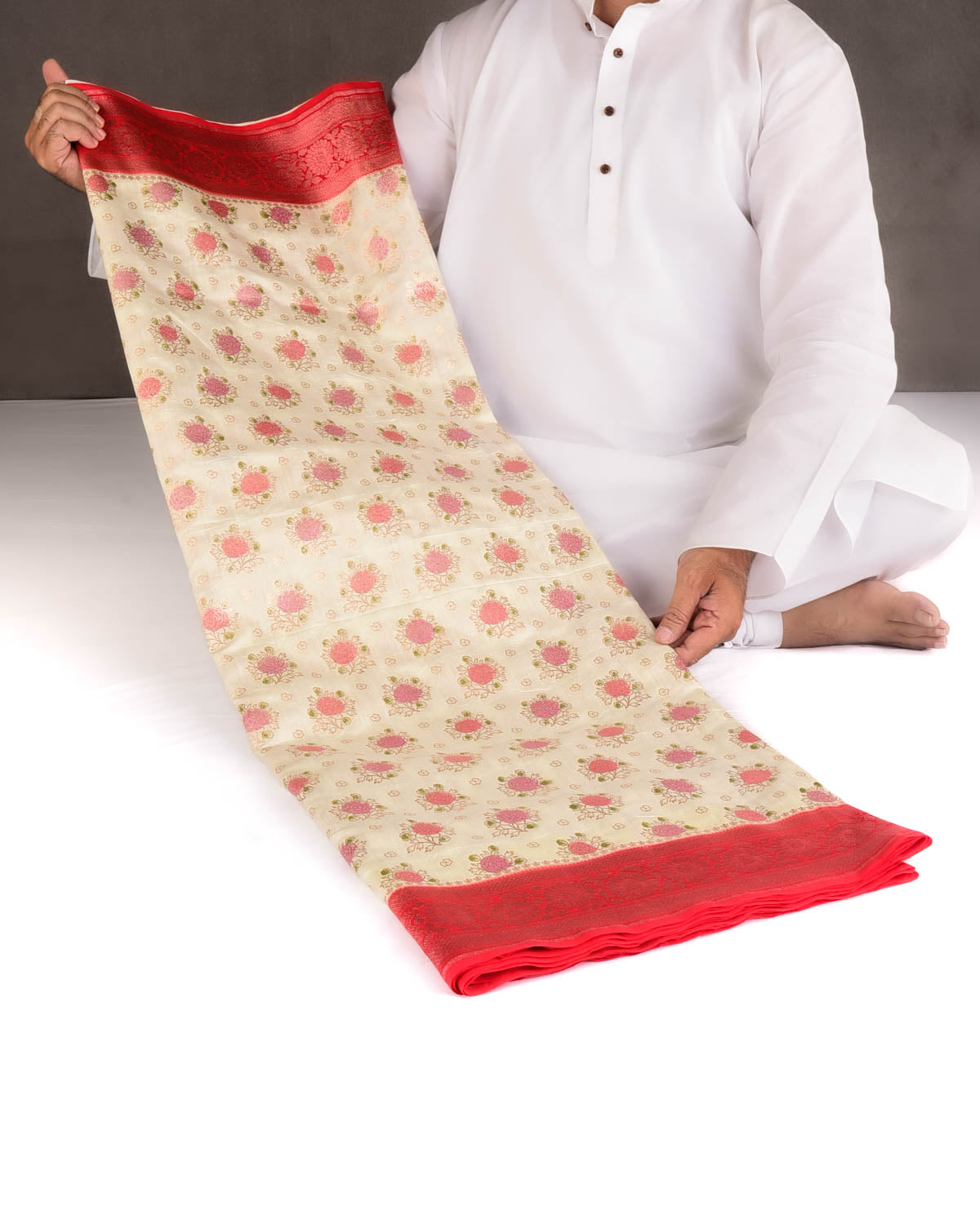 Cream Floral Buta Hand Brush Dye Cutwork Brocade Woven Spun Silk Banarasi Saree
