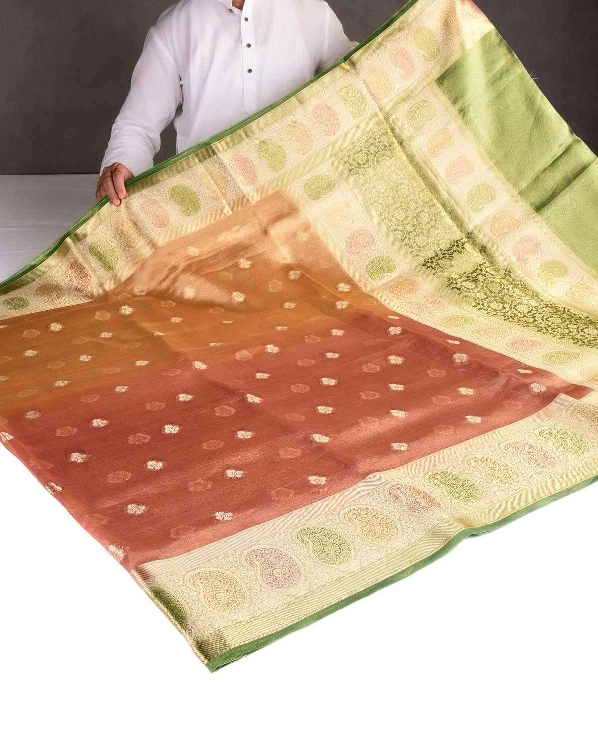 Metallic Ombre Beige Maroon Hand Brush Dye Paisley Border Cutwork Brocade Woven Kora Tissue Banarasi Saree