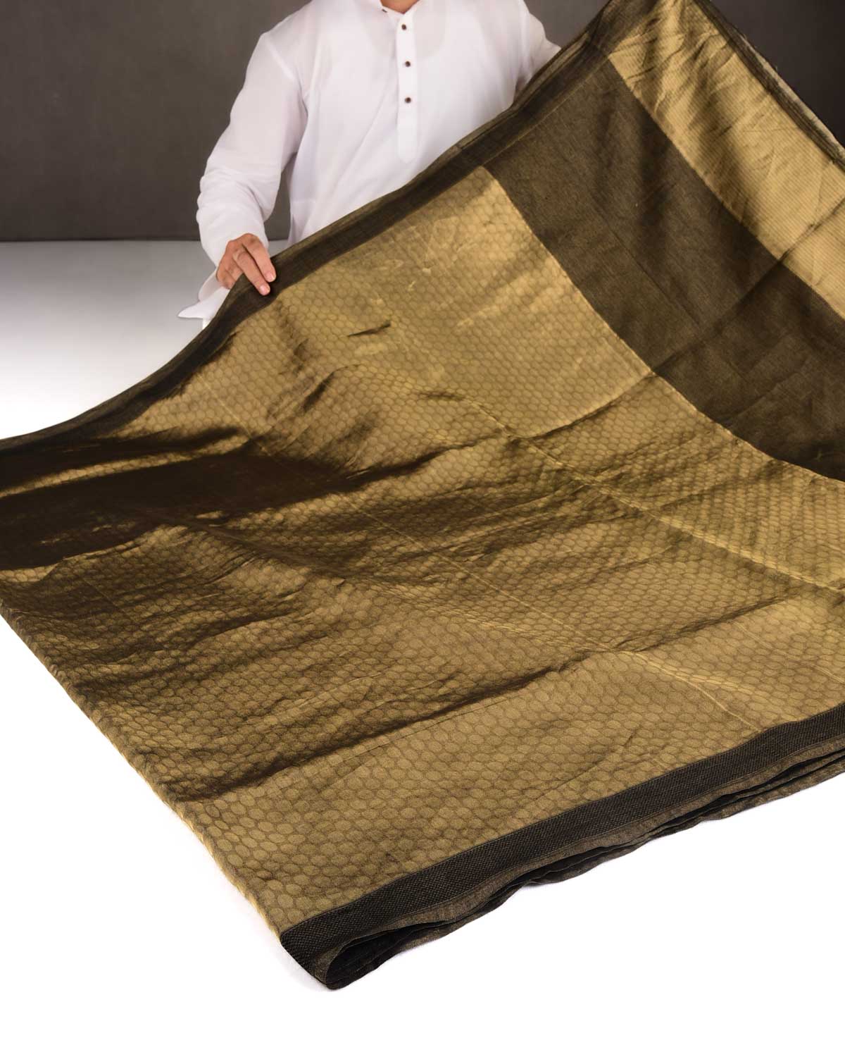 Metallic Gold WATERMARK Polka Dots Tanchoi Handwoven Kora Tissue Banarasi Saree-HolyWeaves