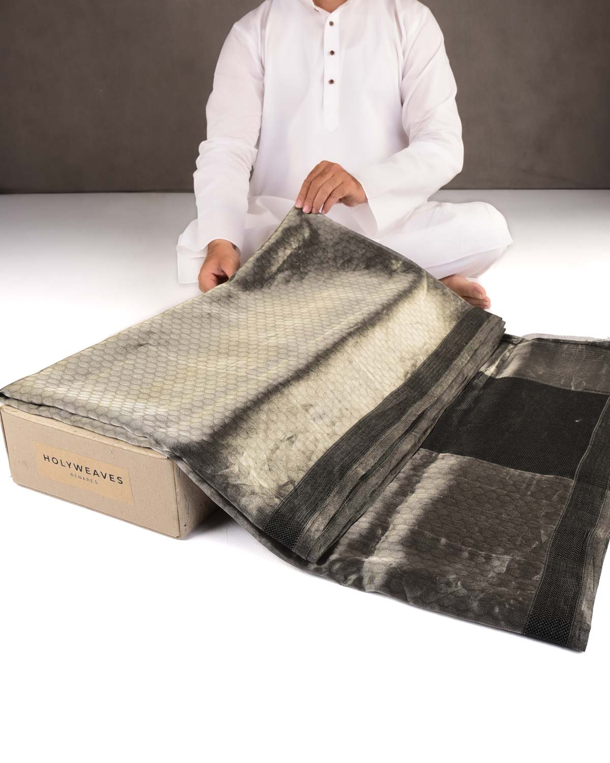 Metallic Silver WATERMARK Polka Dots Tanchoi Handwoven Kora Tissue Banarasi Saree-HolyWeaves