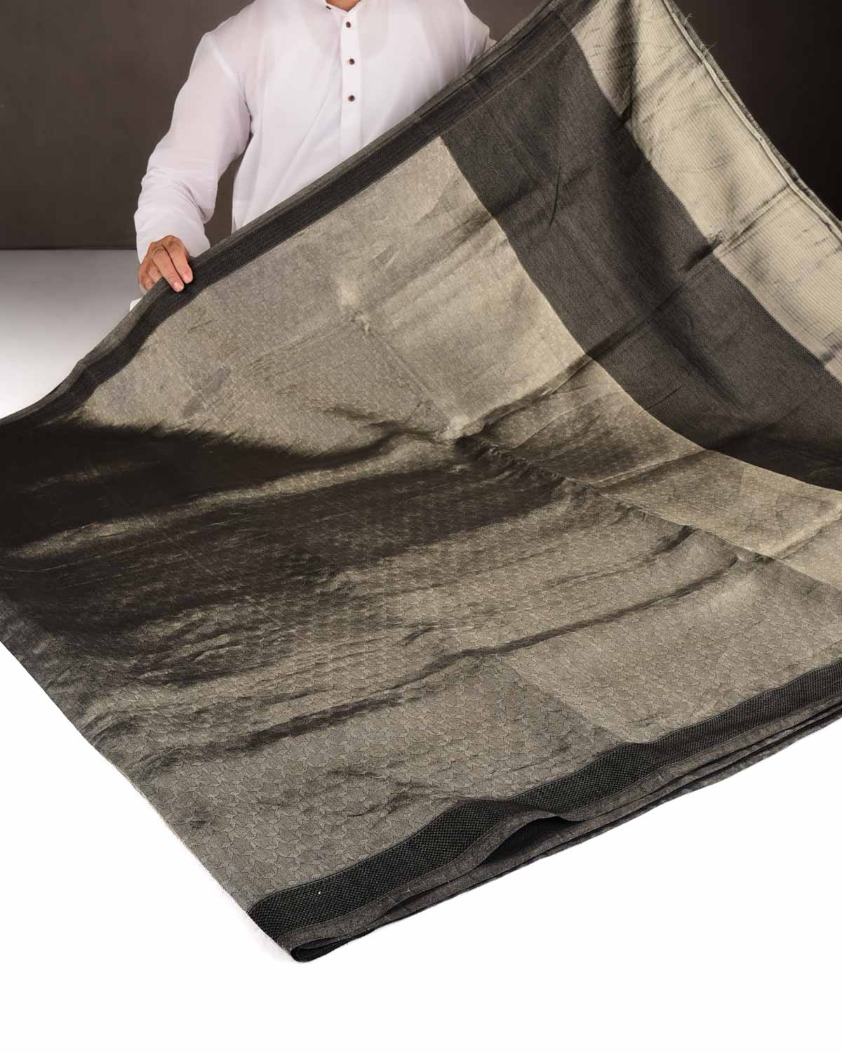 Metallic Silver WATERMARK Stars Tanchoi Handwoven Kora Tissue Banarasi Saree