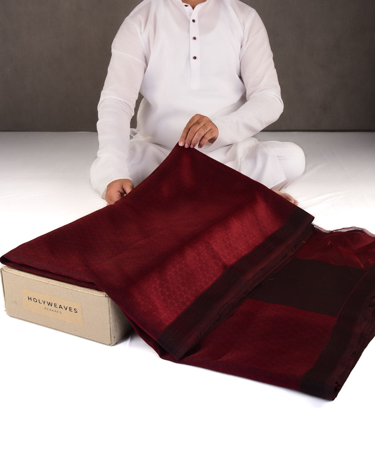 Maroon WATERMARK Stars Tanchoi Handwoven Kora Silk Banarasi Saree-HolyWeaves