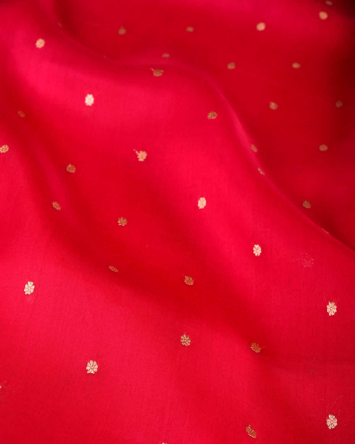 Red Gold Zari Kadhuan Buti Kadhuan Brocade Handwoven Kora Silk Banarasi Saree