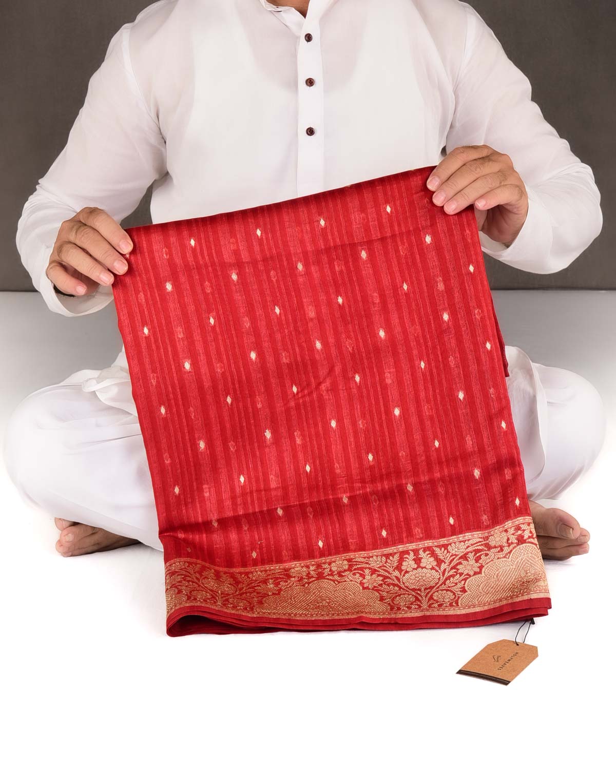 Variegated Red Gold Zari Diamond Buti Cutwork Brocade Woven Cotton Silk Banarasi Saree-HolyWeaves