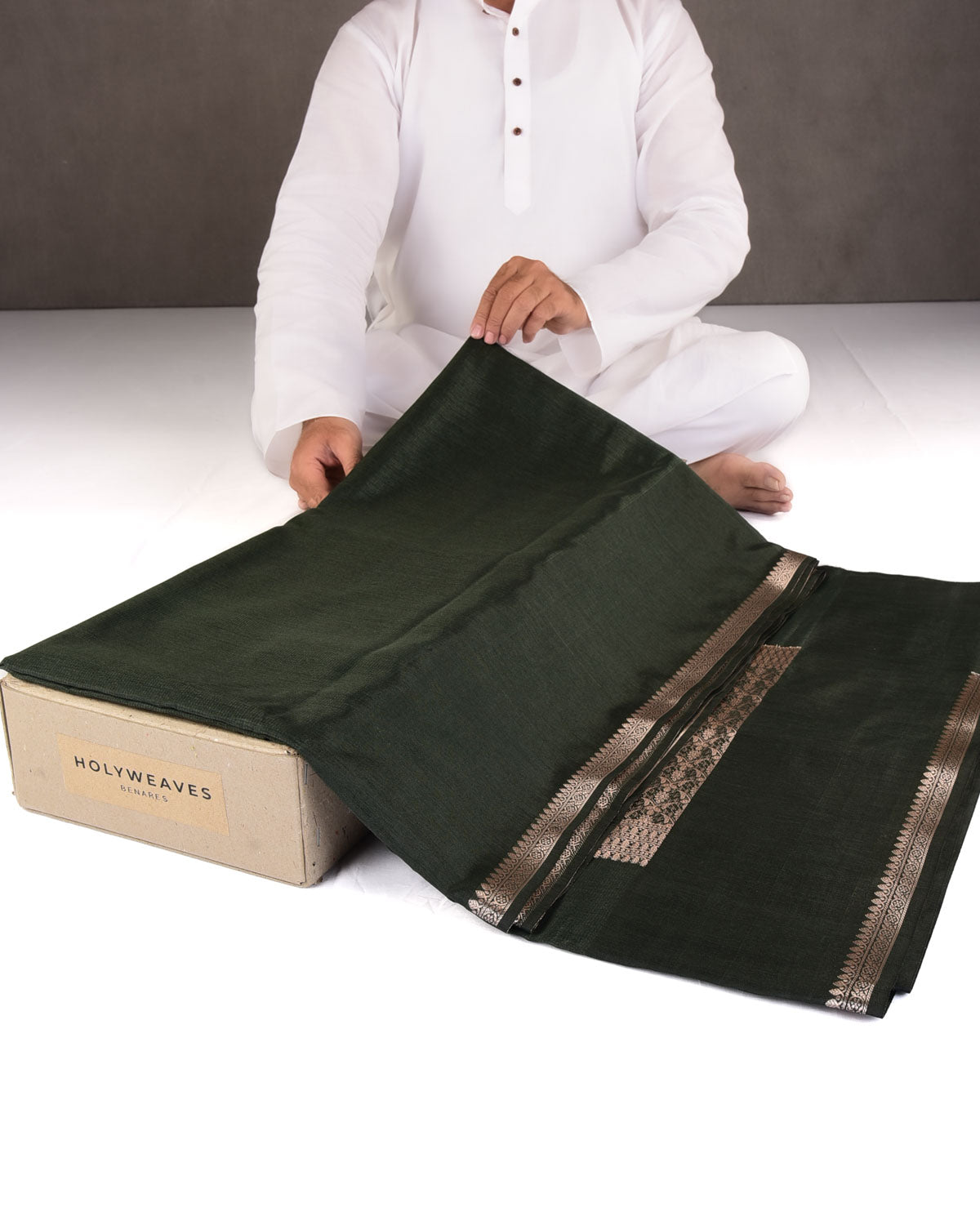 Textured Green Gold Zari Border Pallu Cutwork Brocade Woven Poly Dupion Banarasi Saree