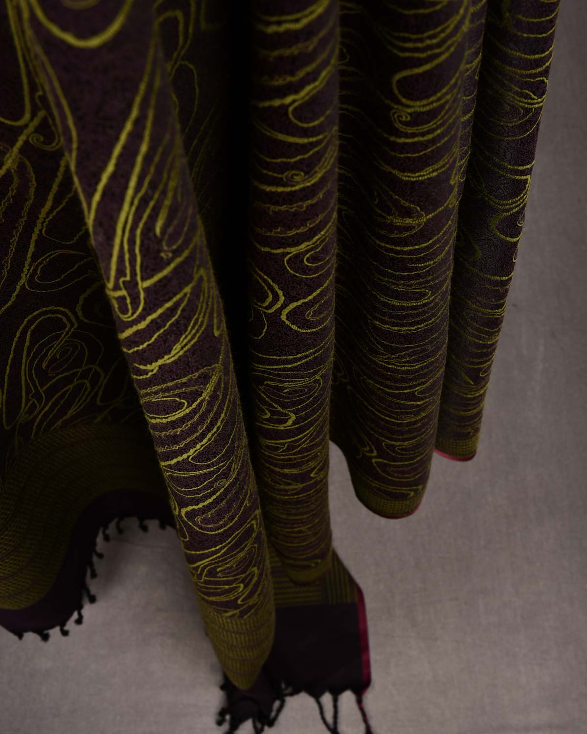 Olive Brown Paisley Satin Tanchoi Handwoven Silk Wool Banarasi Shawl-HolyWeaves