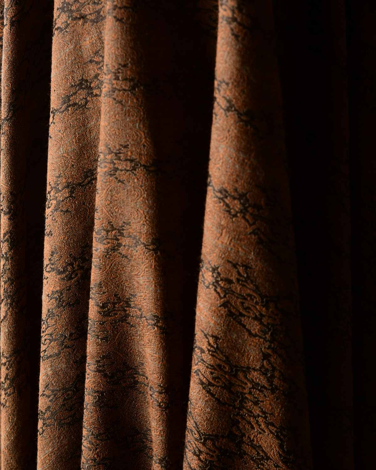 Brown Paisley Tanchoi Handwoven Silk Wool Banarasi Shawl-HolyWeaves