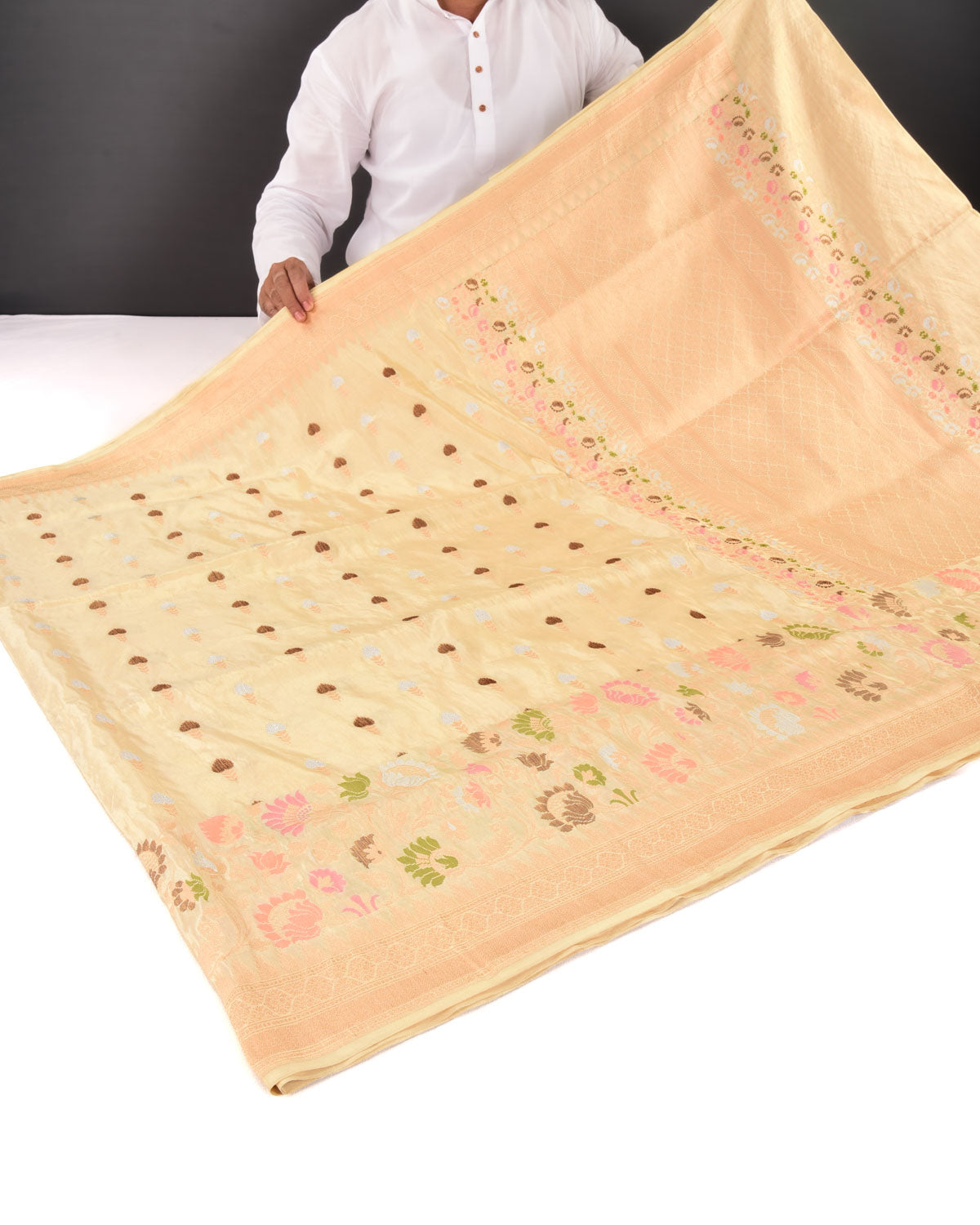 Metallic Gold Banarasi Gold Silver Antique Zari Buti Cutwork Brocade Handwoven Katan Tissue Saree with Meenekari Border Pallu - By HolyWeaves, Benares