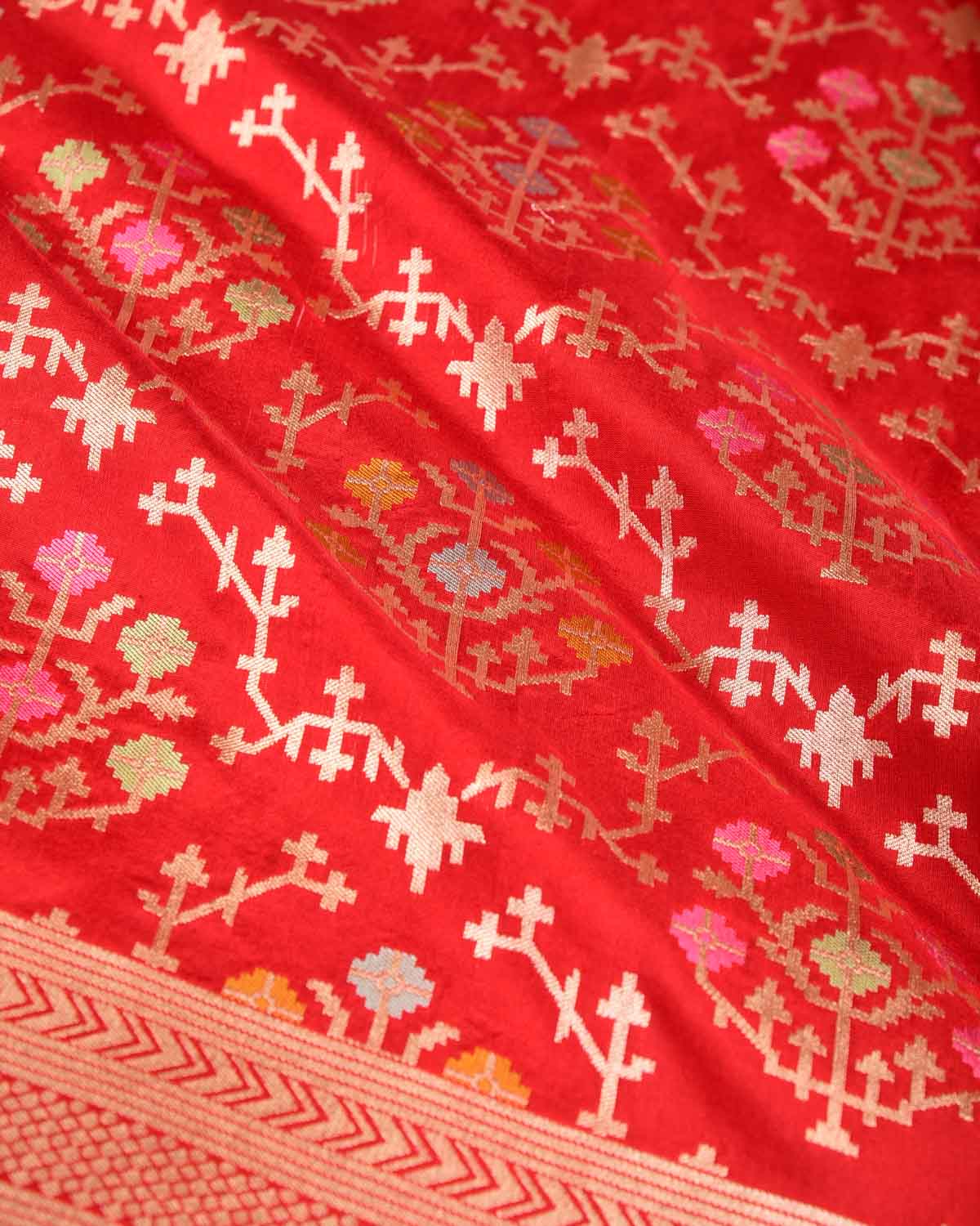 Red Tehra Floral Jaal Cutwork Brocade Handwoven Katan Silk Banarasi Saree-HolyWeaves