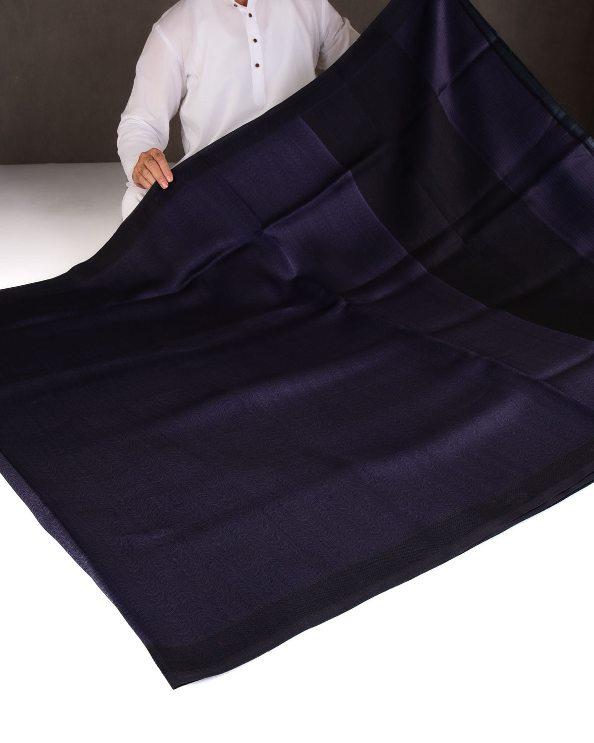 Mauve-ish Blue WATERMARK Illusion Waves Tanchoi Handwoven Kora Silk Banarasi Saree-HolyWeaves